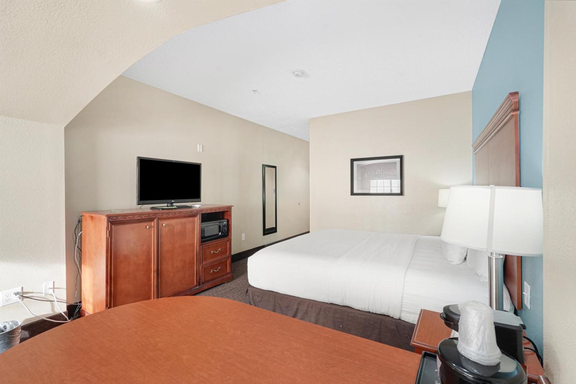 Sonesta Essential HOU Airport Road photo 19