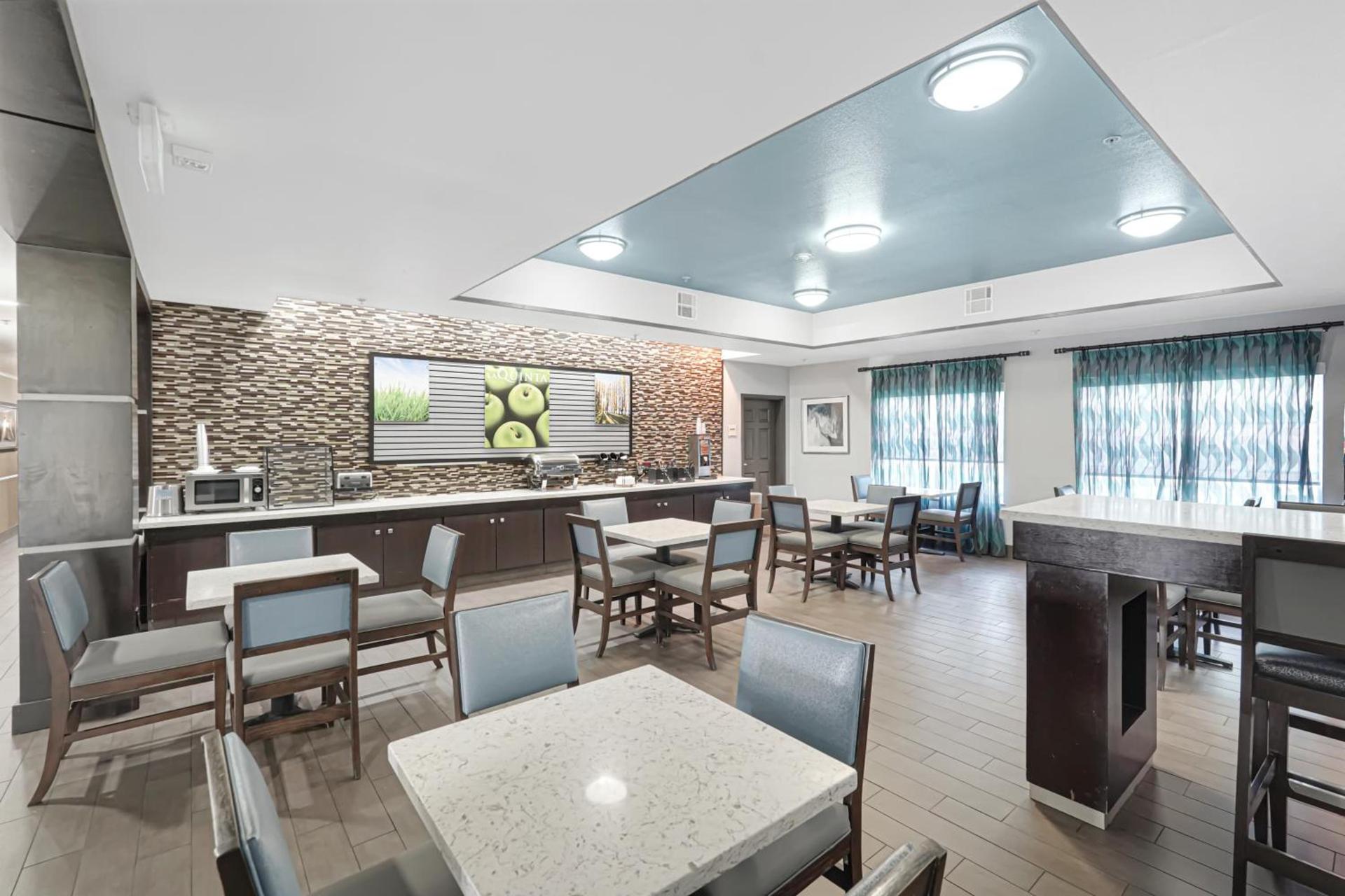 Sonesta Essential HOU Airport Road photo 26