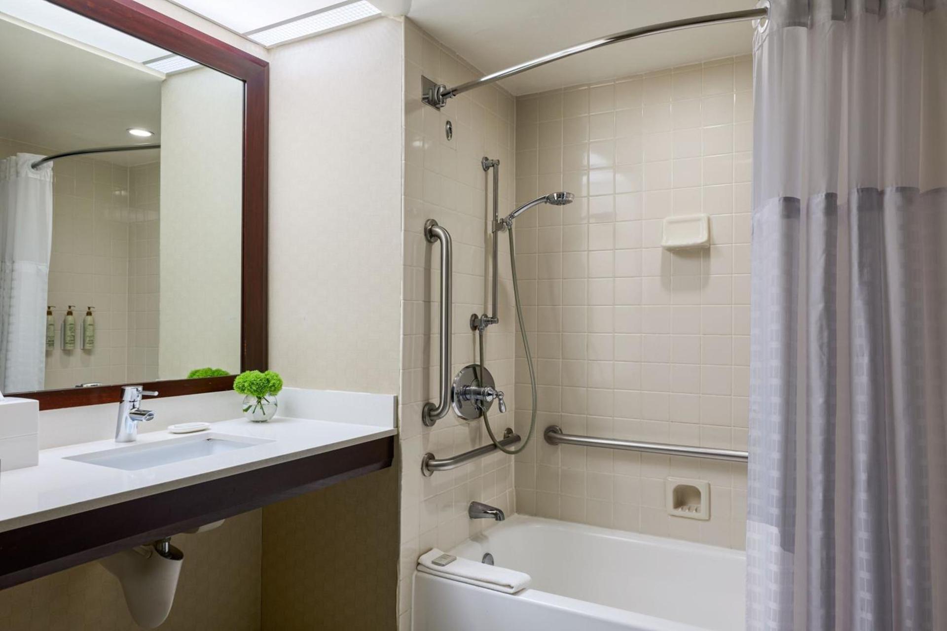Renaissance Los Angeles Airport Hotel photo 21
