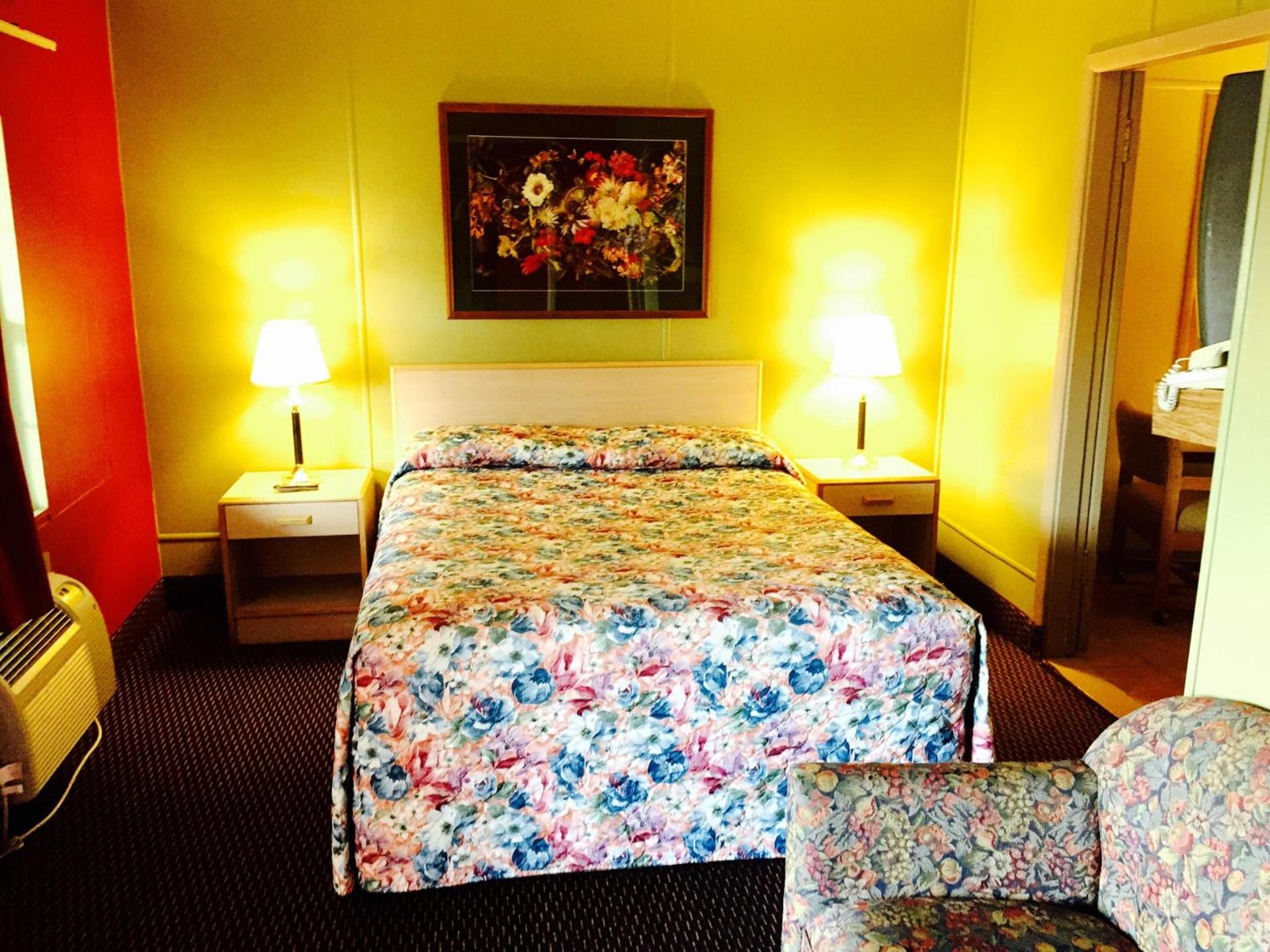 Travelers Inn Motel photo 10