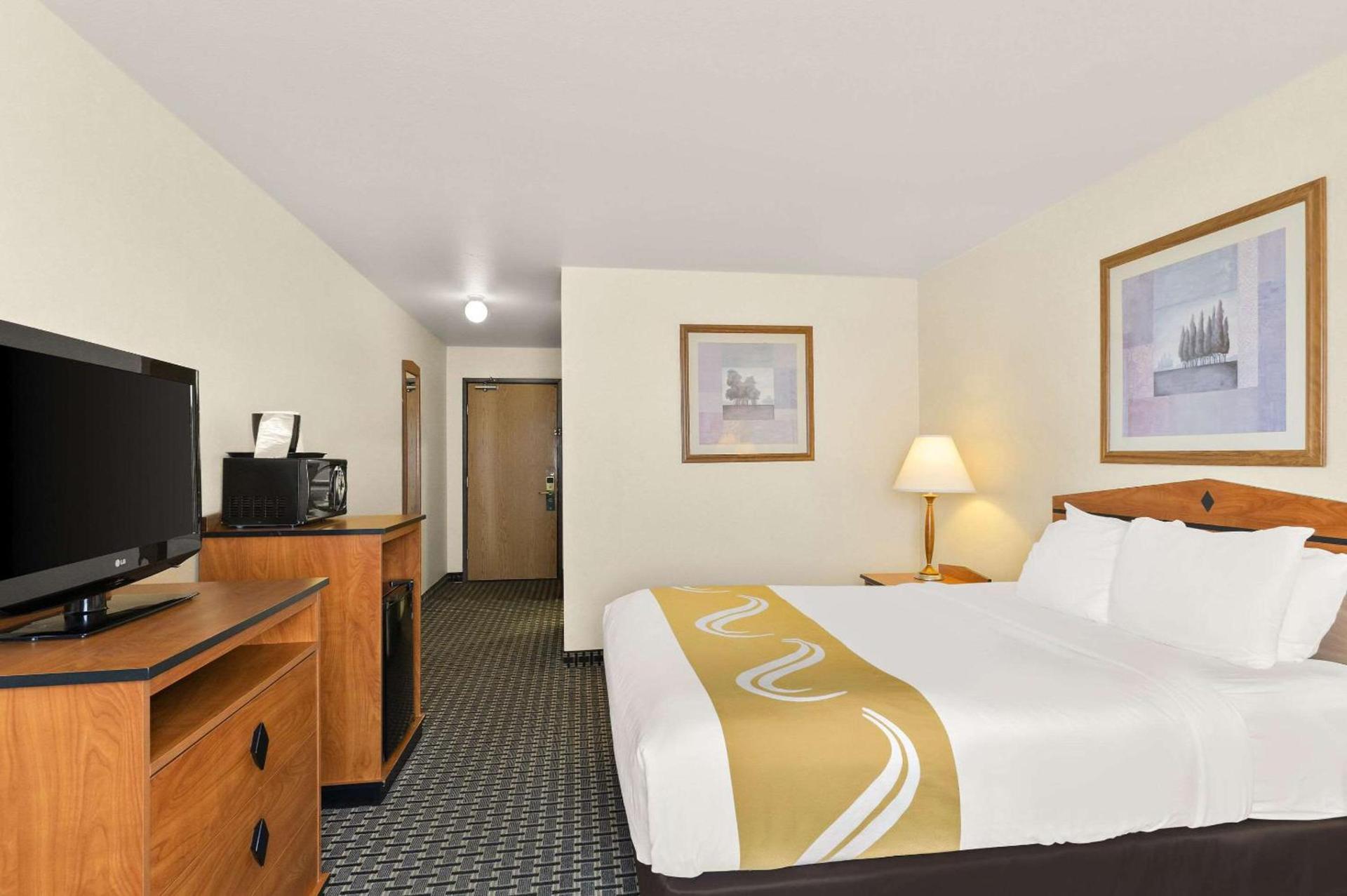 Quality Inn Cheyenne I-25 South photo 8
