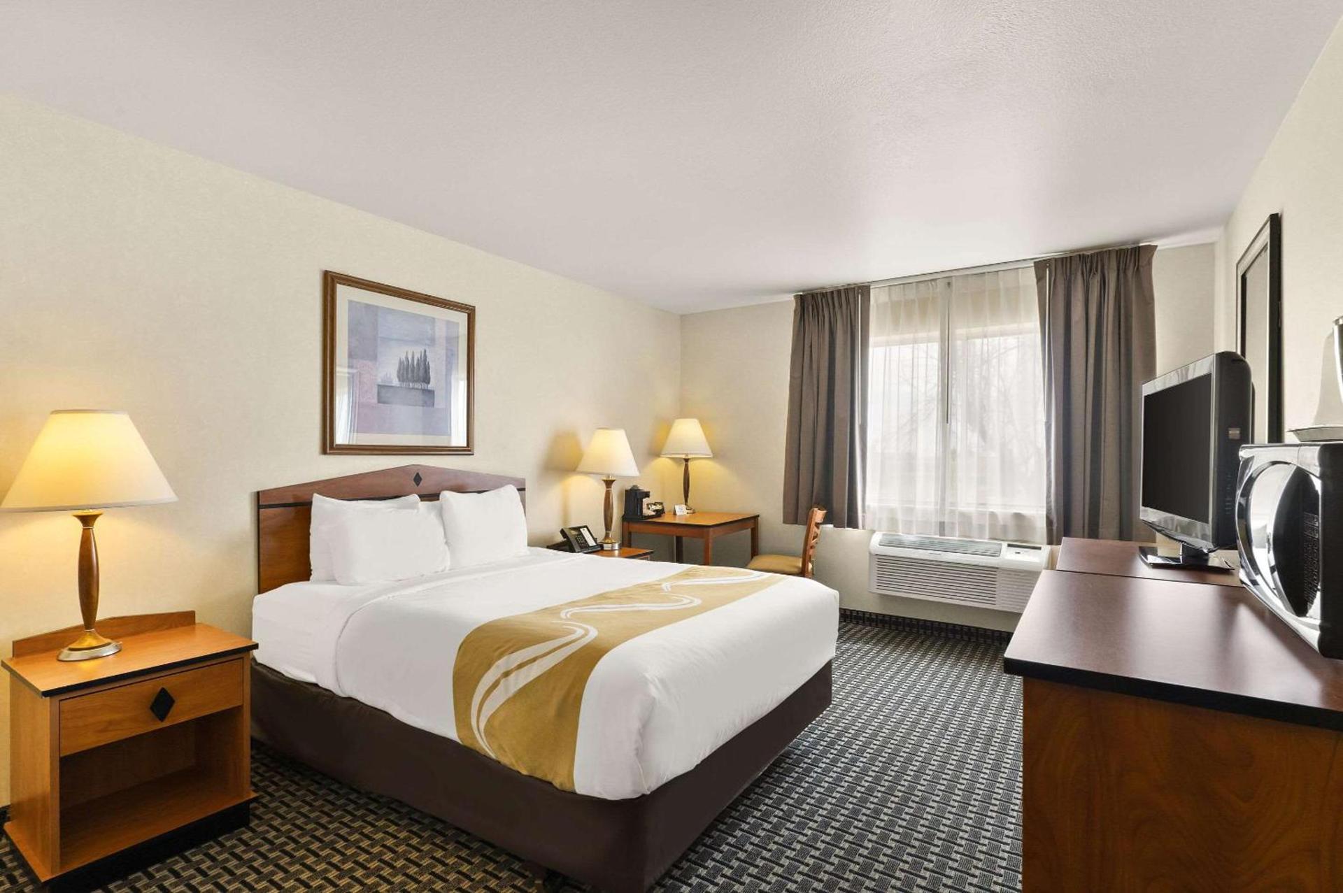 Quality Inn Cheyenne I-25 South photo 10