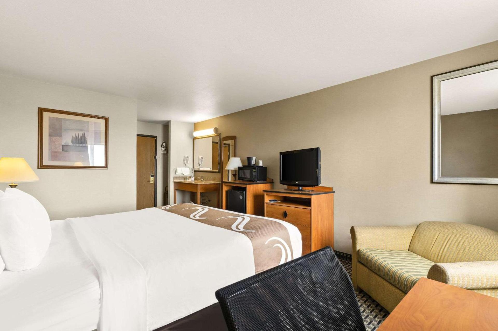 Quality Inn Cheyenne I-25 South photo 14