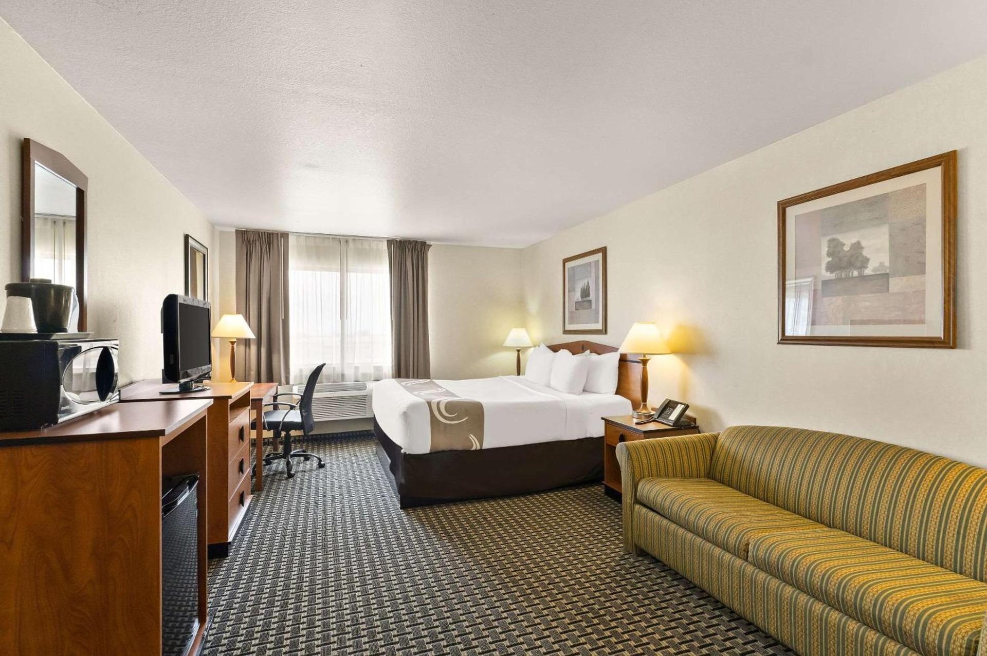 Quality Inn Cheyenne I-25 South photo 18