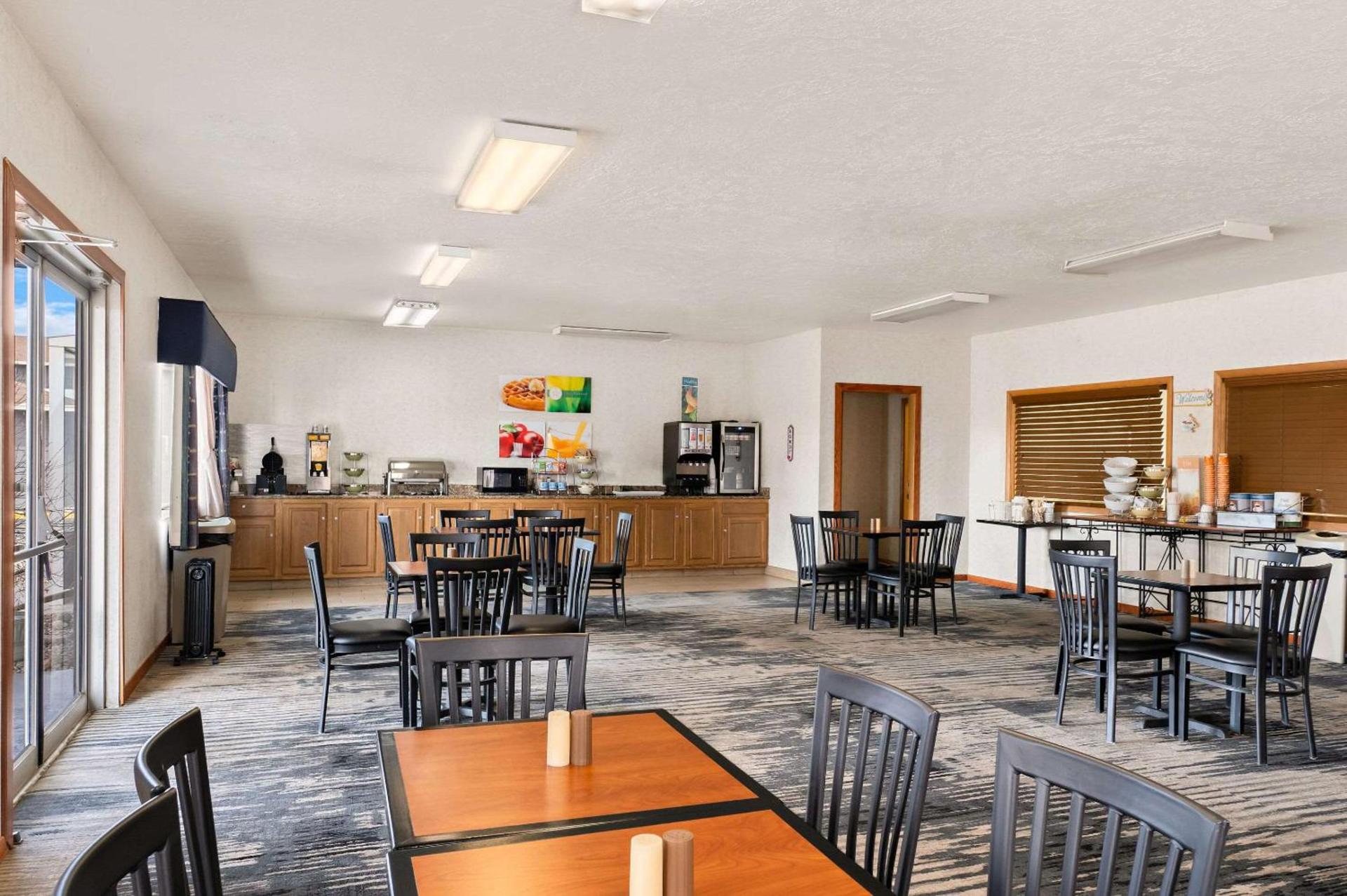 Quality Inn Cheyenne I-25 South photo 32