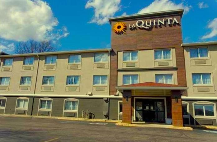 La Quinta Inn by Wyndham Indianapolis North photo 1