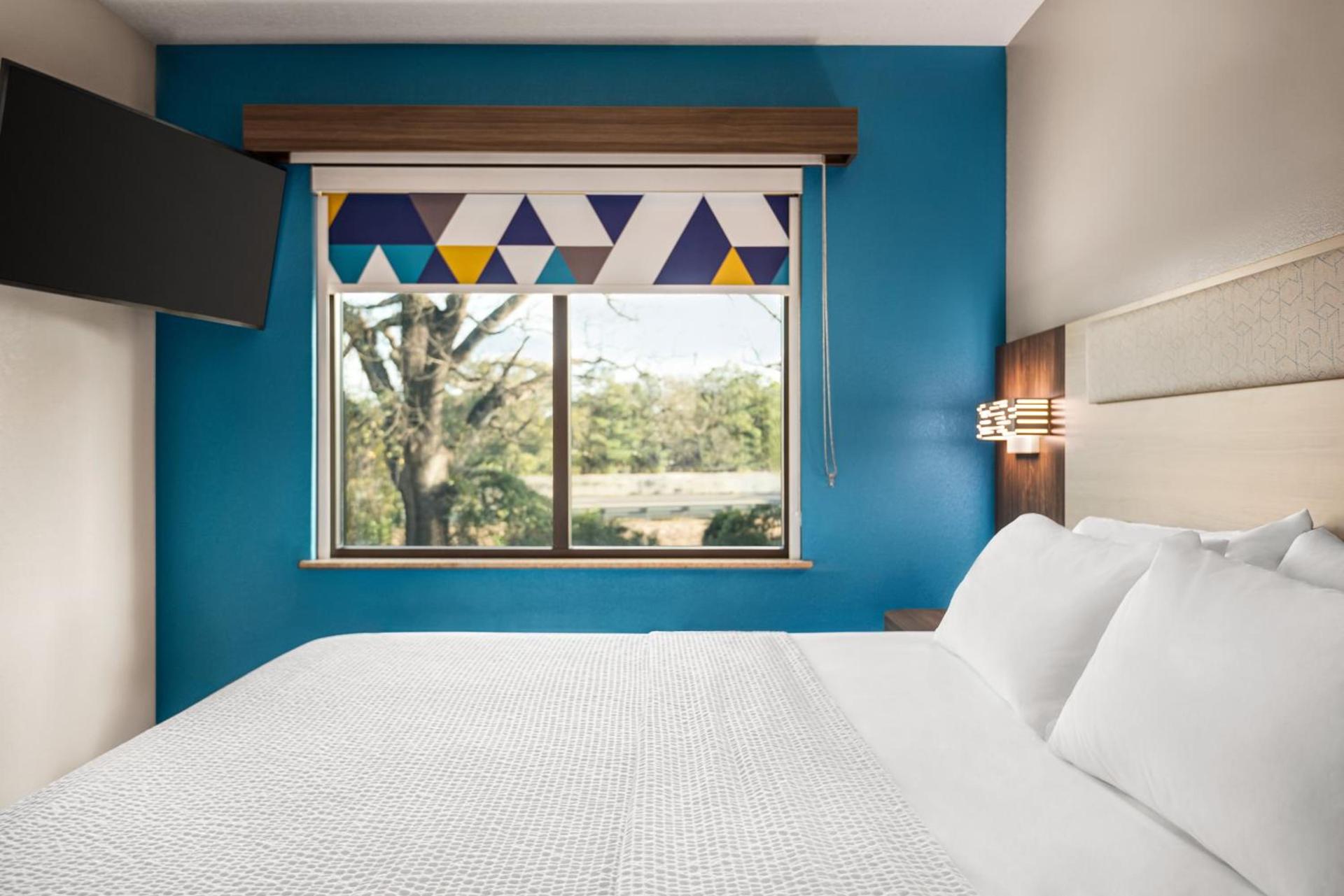 Holiday Inn Express & Suites Mobile West I-10 by IHG photo 5