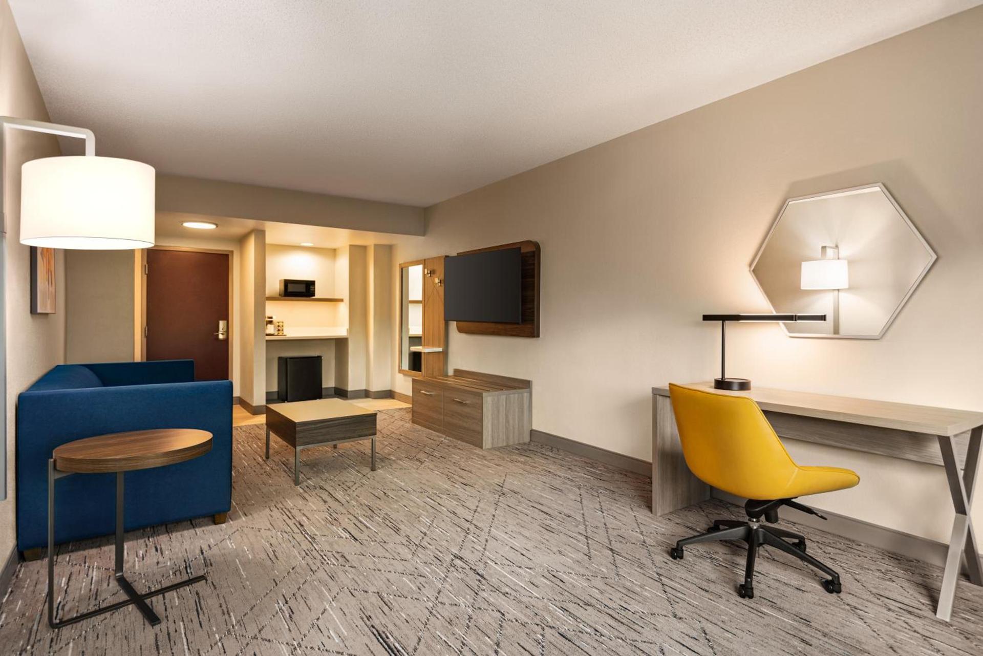 Holiday Inn Express & Suites Mobile West I-10 by IHG photo 6