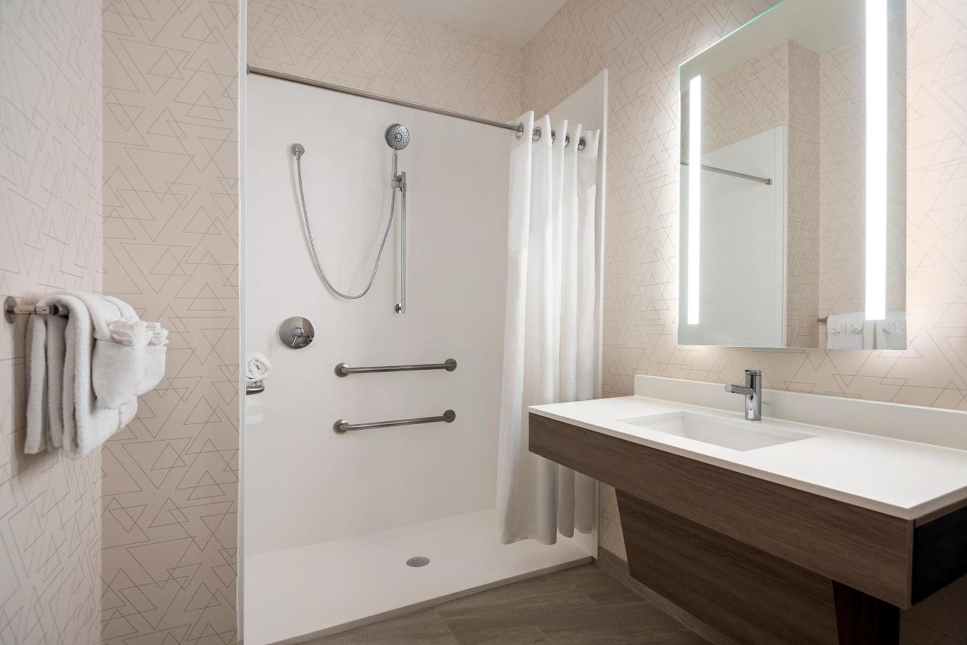 Holiday Inn Express & Suites Mobile West I-10 by IHG photo 13
