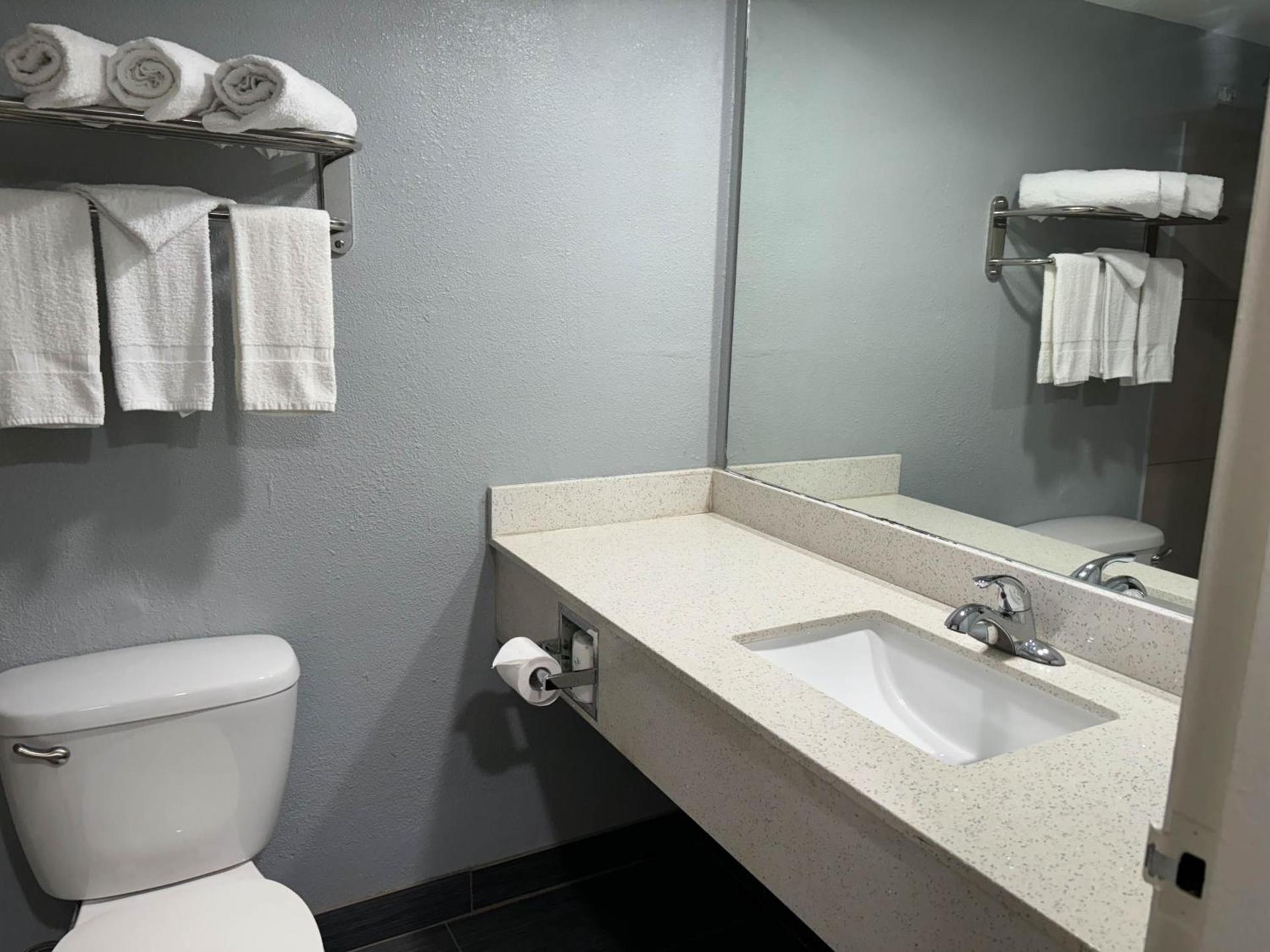 Studio 6 Suites Memphis, TN East Memphis photo 2