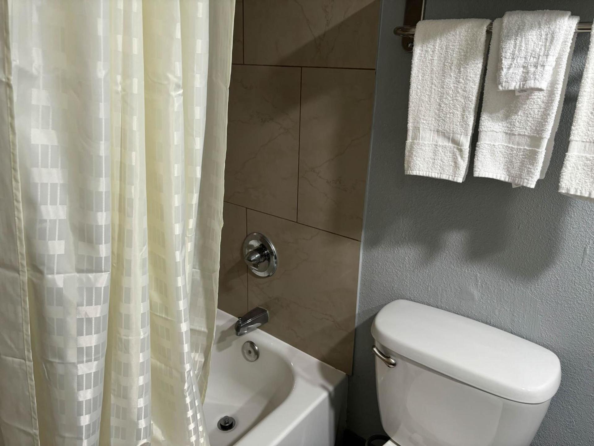 Studio 6 Suites Memphis, TN East Memphis photo 4