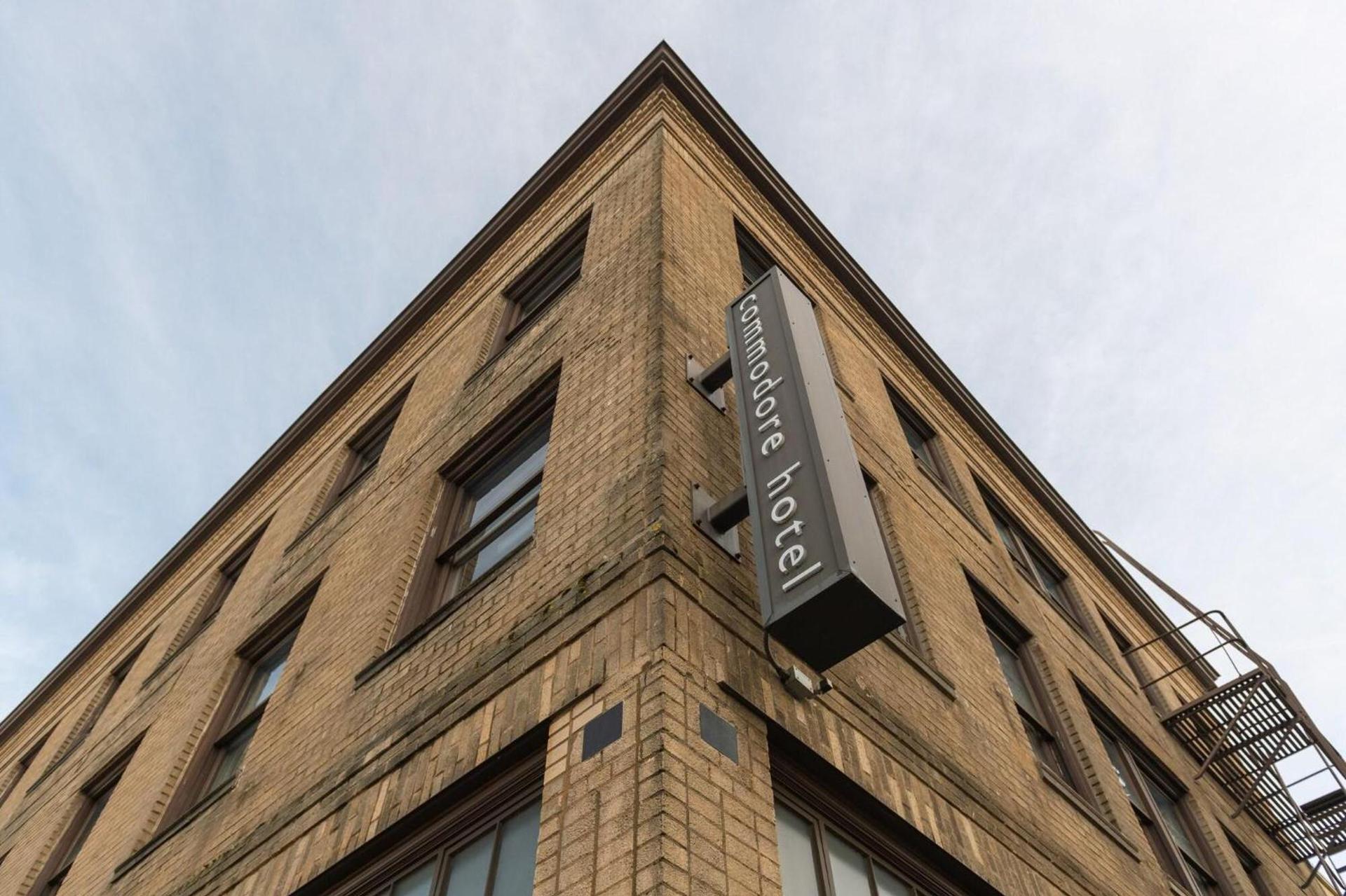 Commodore Hotel photo 1