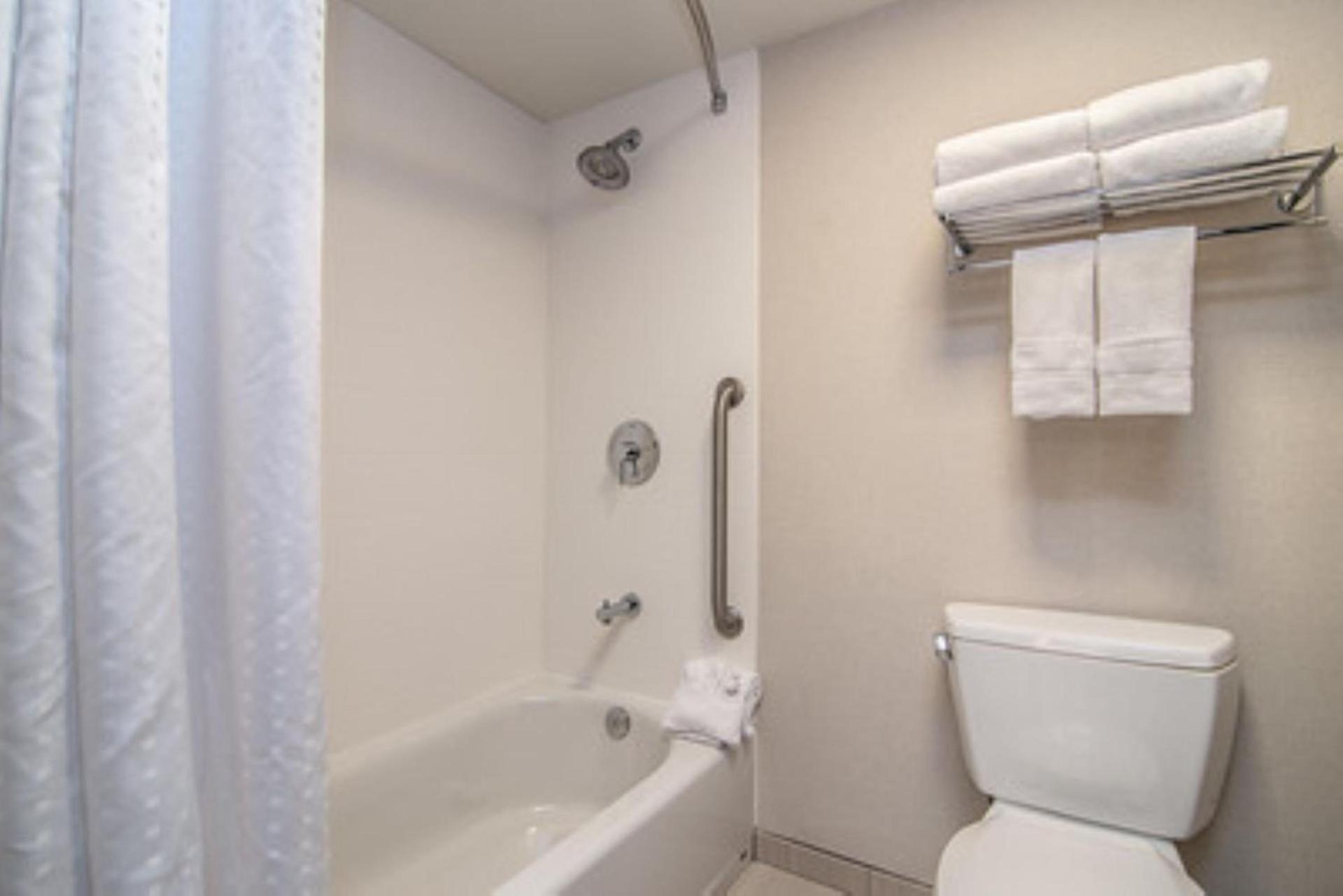 Holiday Inn Express Spokane-Downtown by IHG photo 50