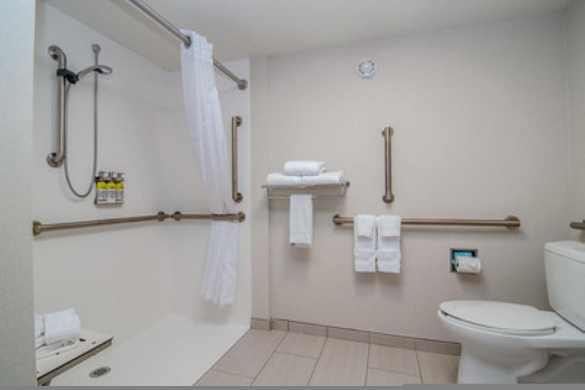 Holiday Inn Express Spokane-Downtown by IHG photo 54