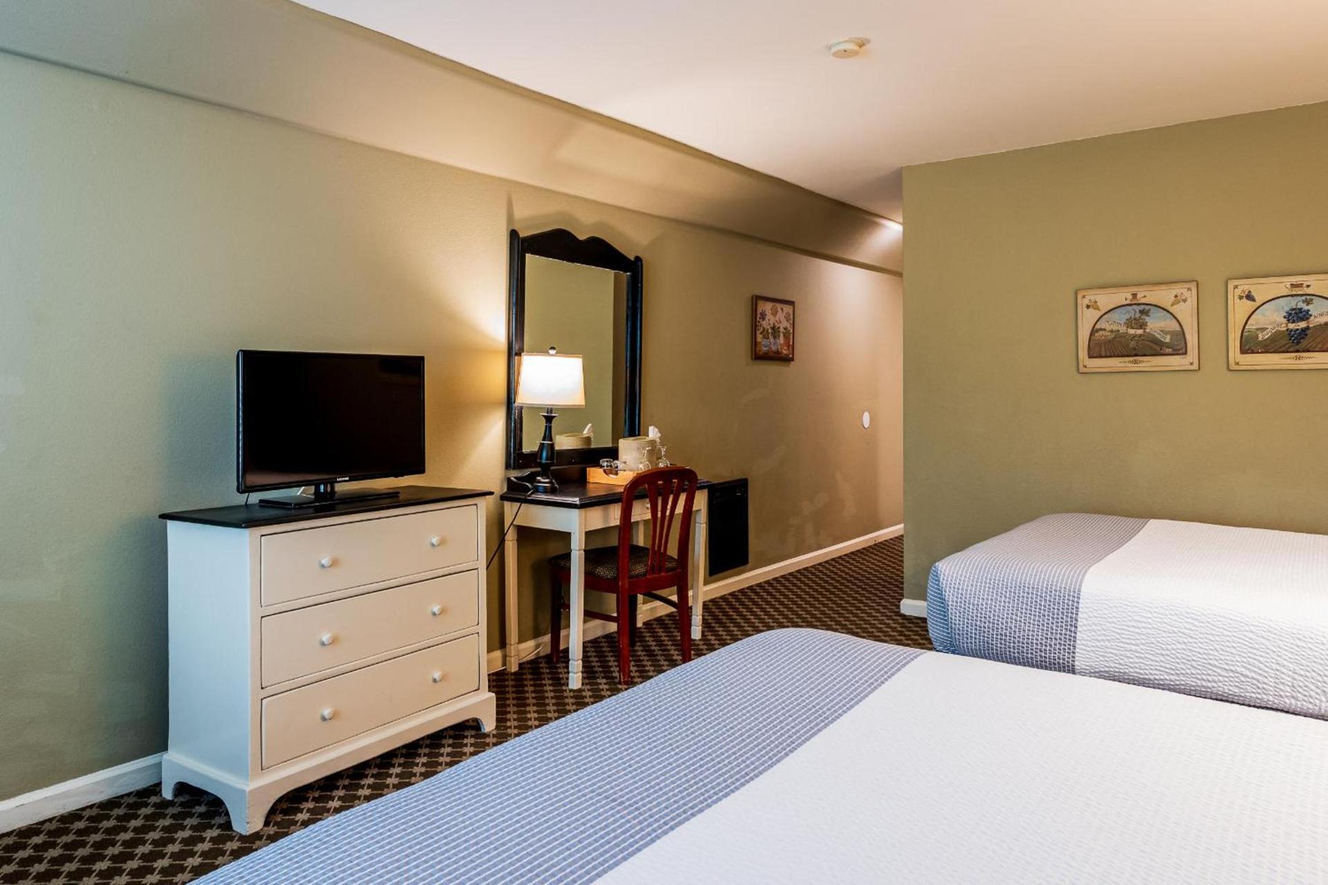 Cambria Pines Lodge photo 42