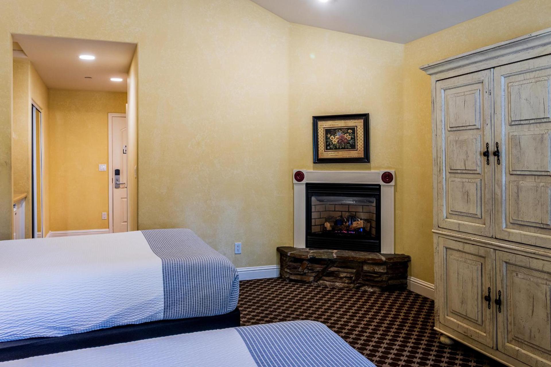 Cambria Pines Lodge photo 45