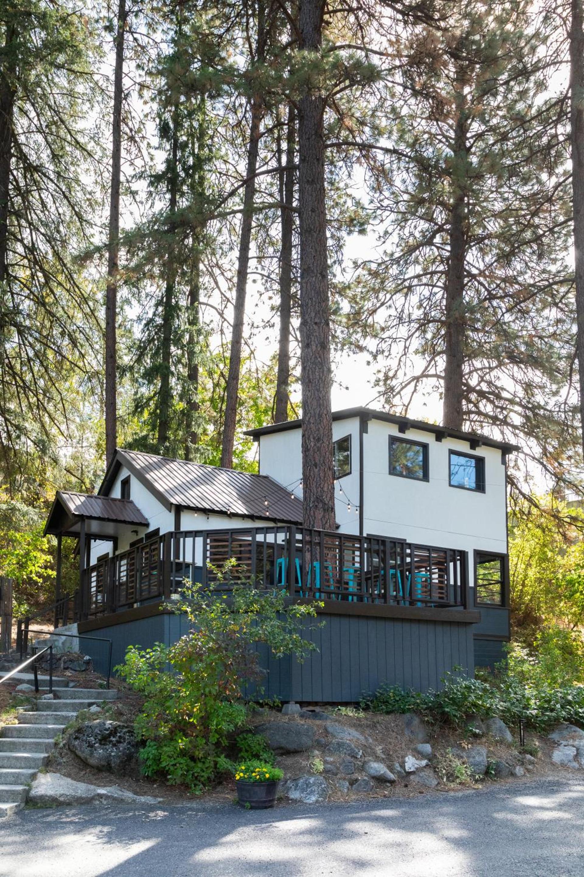 LOGE Leavenworth Riverside photo 23