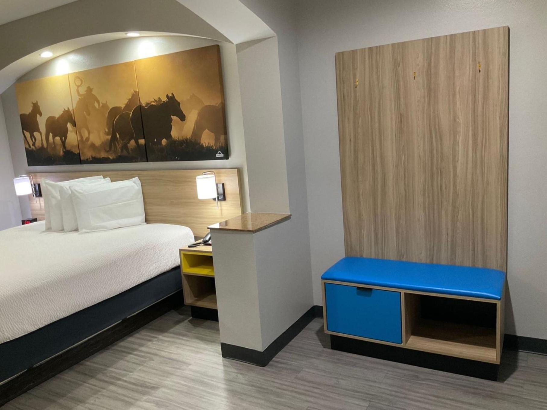 Days Inn by Wyndham Humble/Houston Intercontinental Airport photo 52