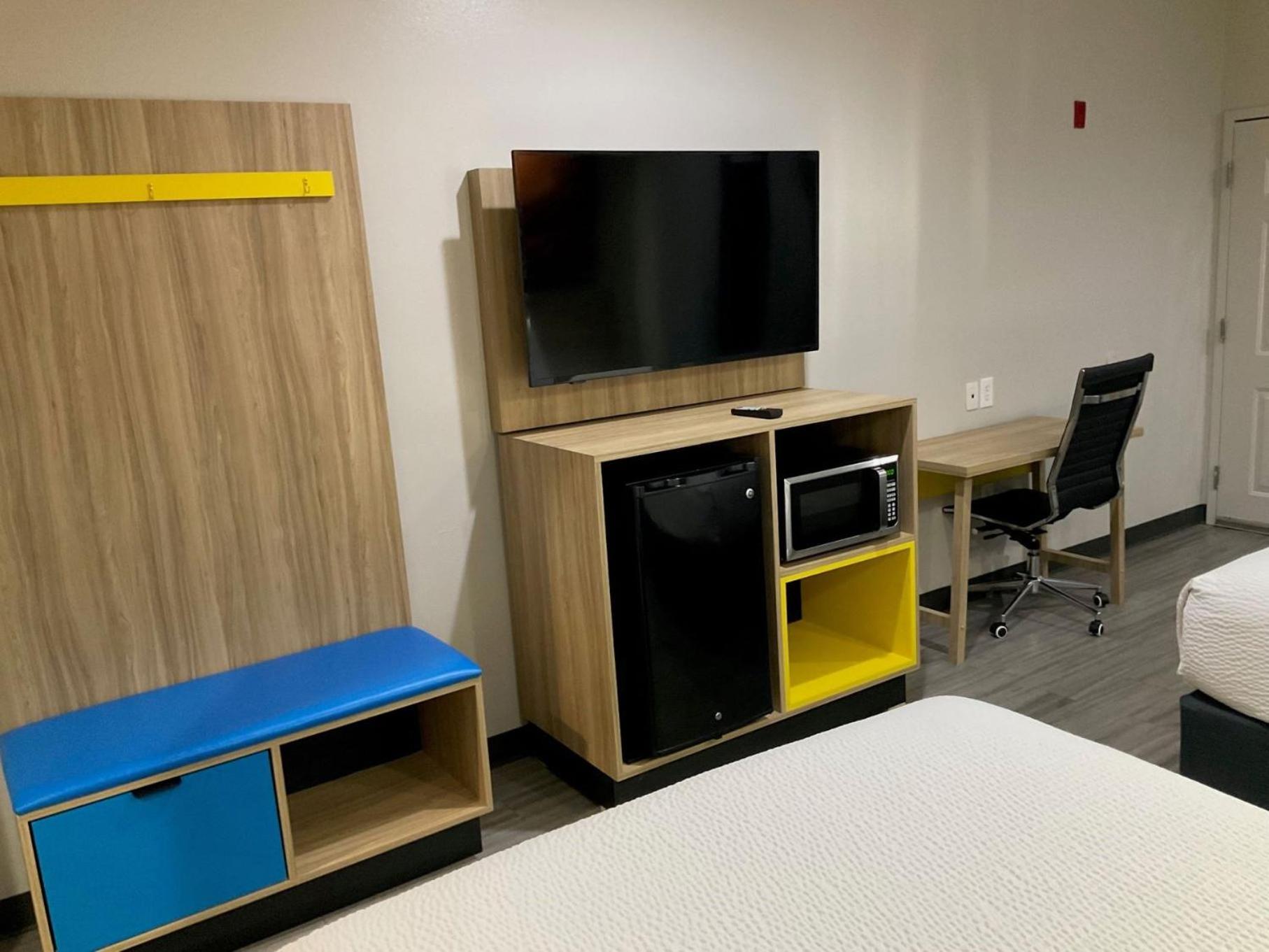 Days Inn by Wyndham Humble/Houston Intercontinental Airport photo 3