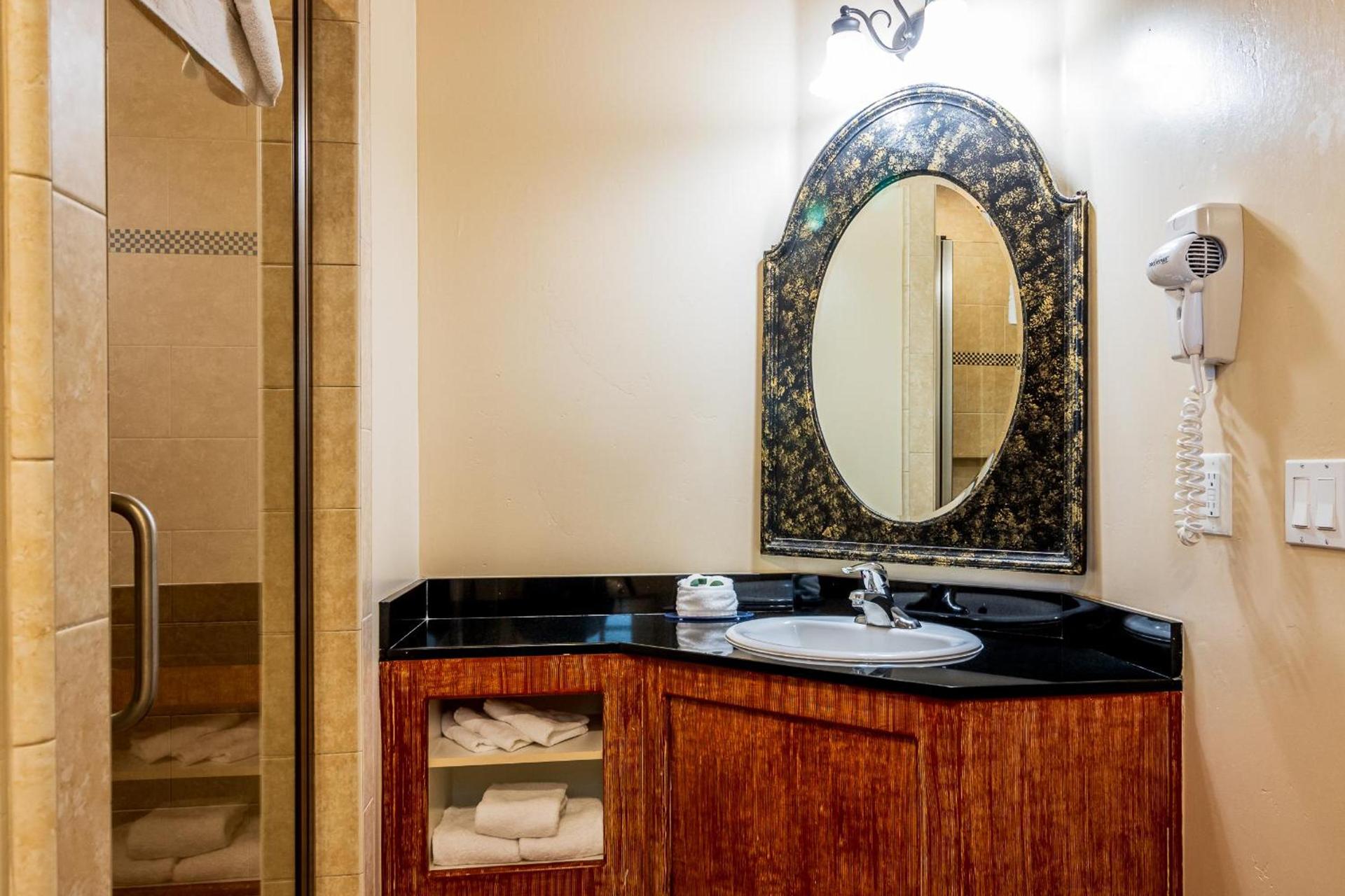 Cambria Pines Lodge photo 59