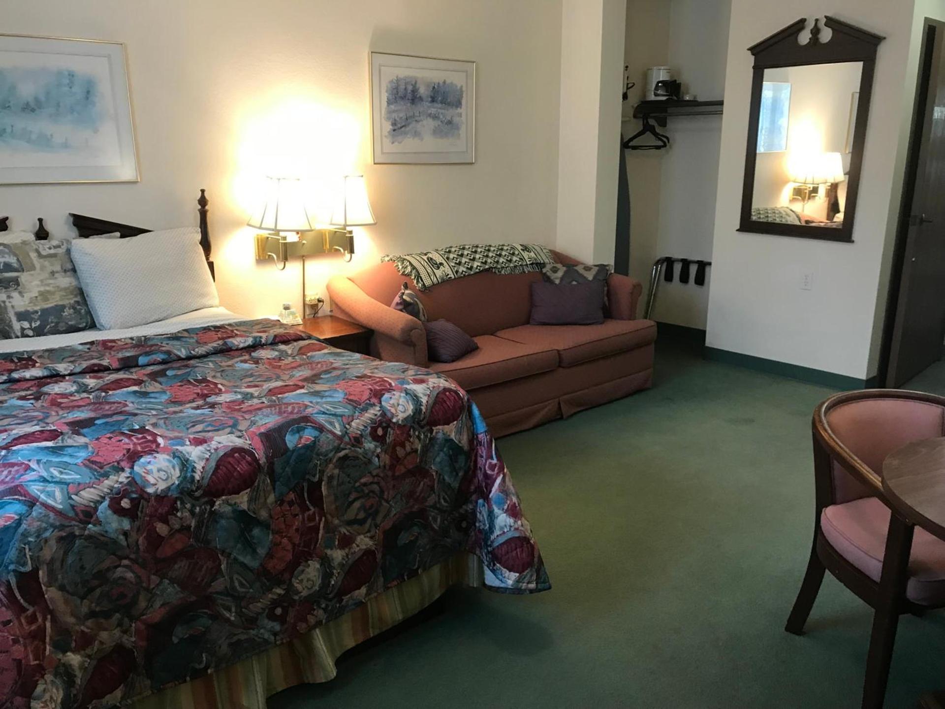Country Lodge Inn photo 27