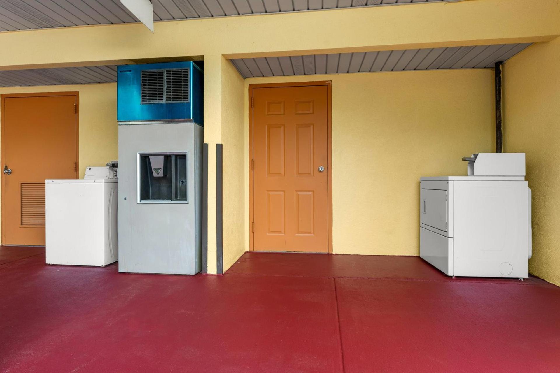 Americas Best Value Inn-Montezuma photo 3