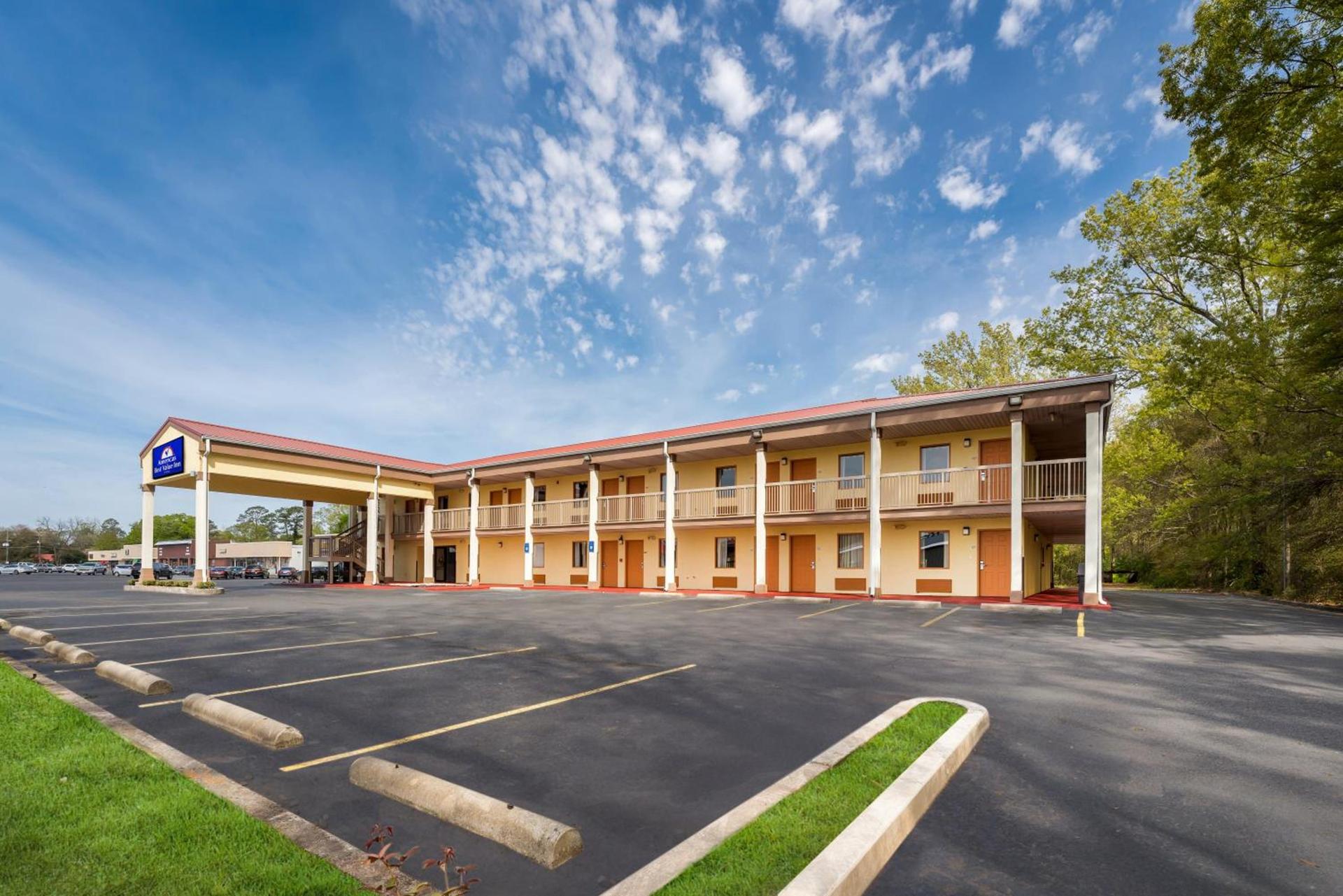 Americas Best Value Inn-Montezuma photo 10