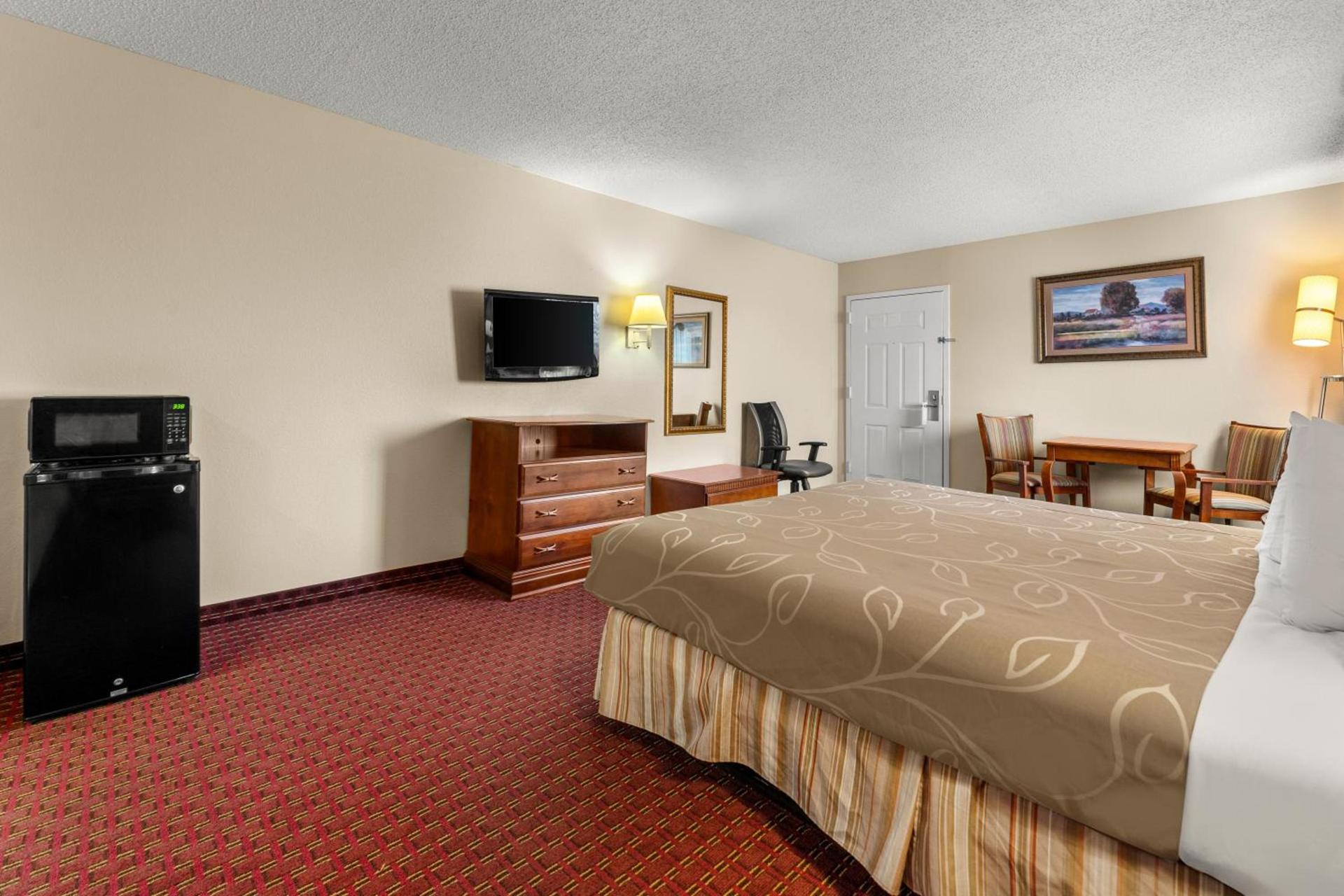 Americas Best Value Inn-Montezuma photo 21