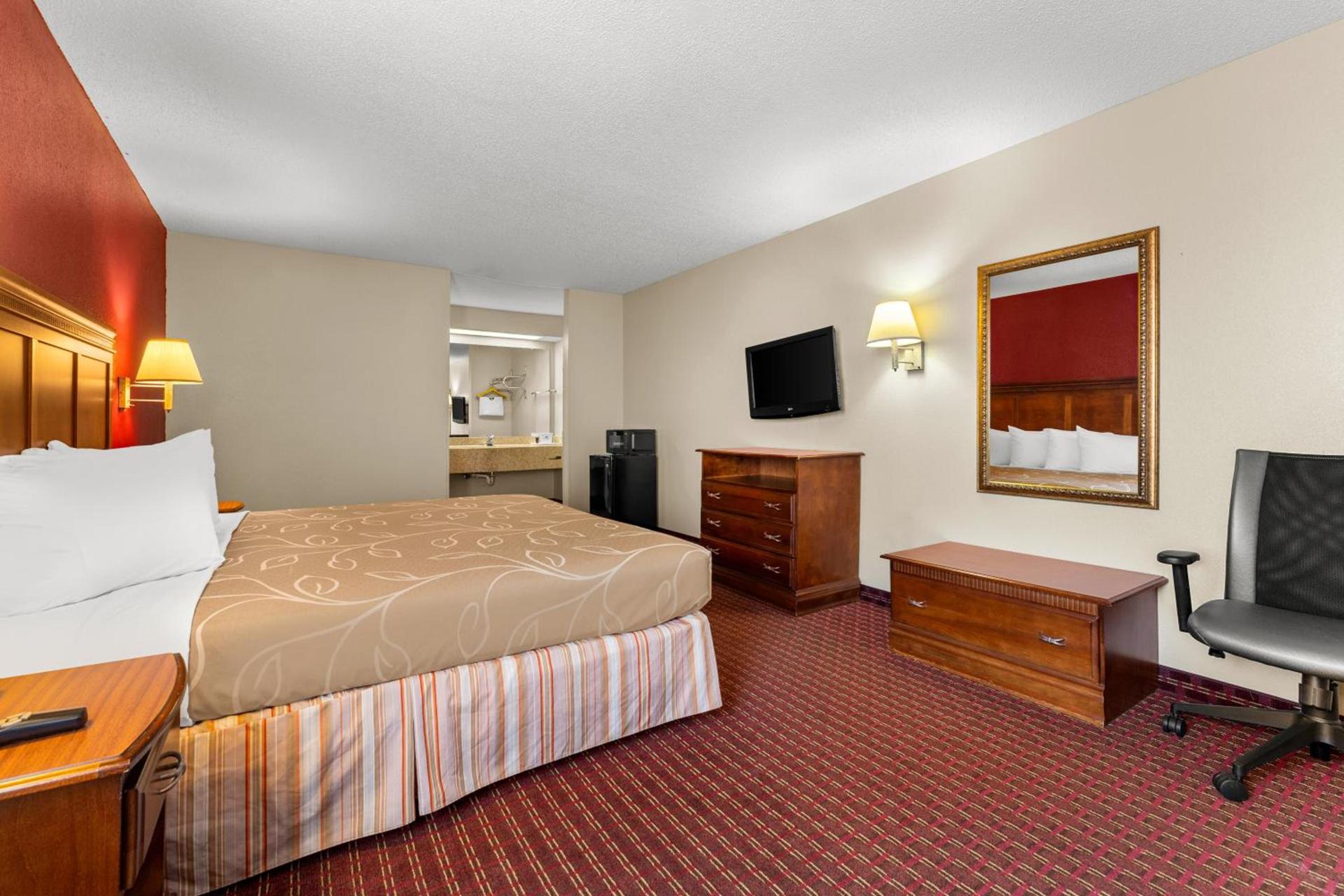 Americas Best Value Inn-Montezuma photo 23