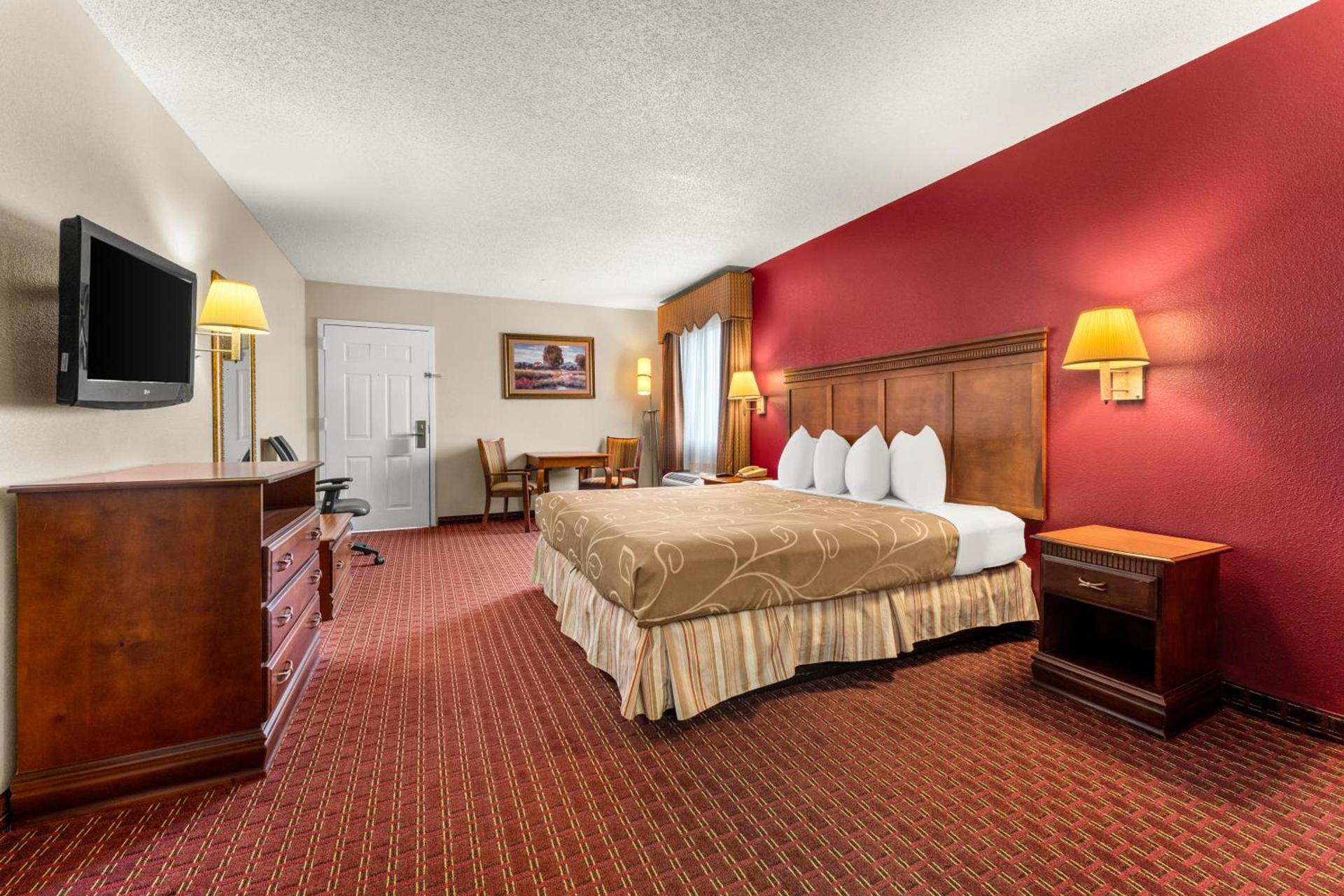 Americas Best Value Inn-Montezuma photo 24