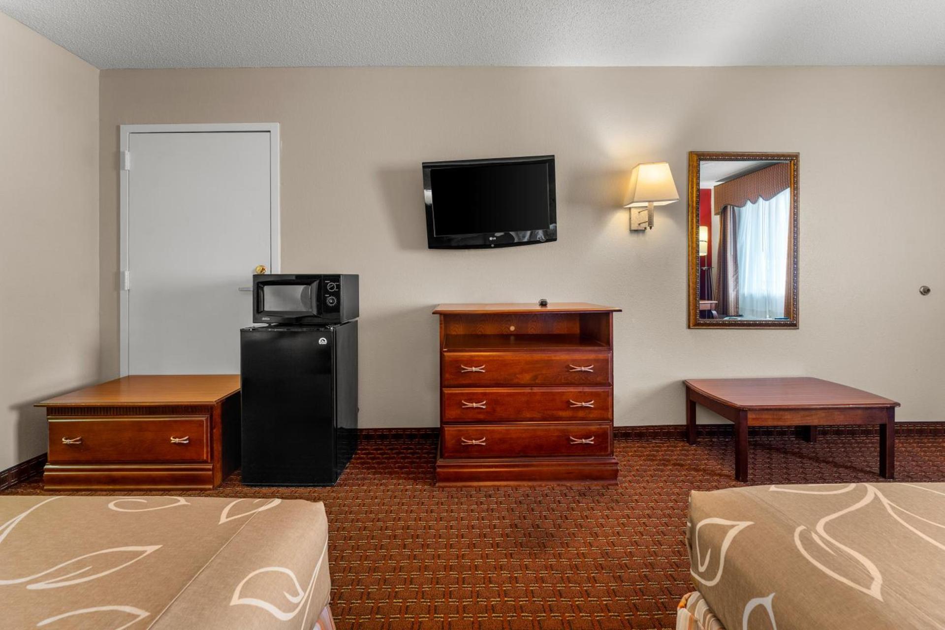 Americas Best Value Inn-Montezuma photo 28