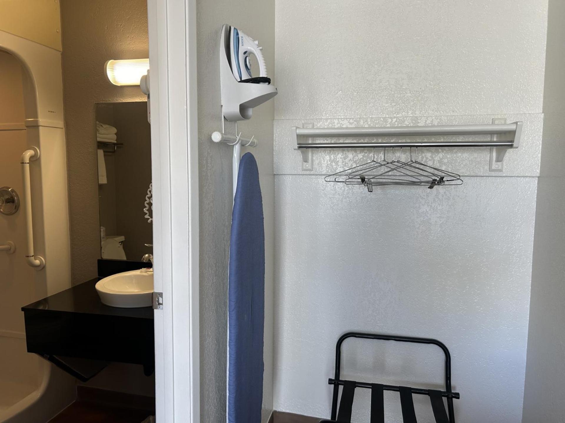 Motel 6-Stanton, CA- Anaheim West photo 33