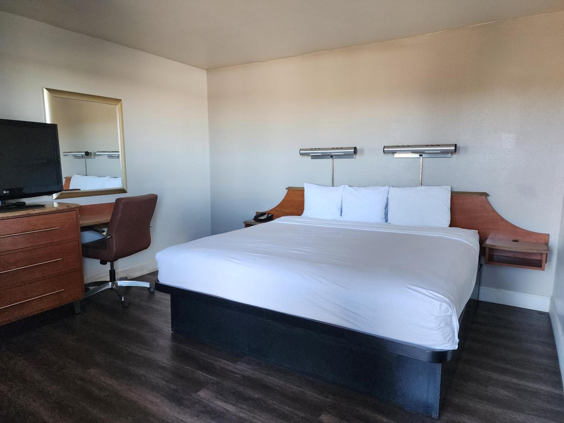 Motel 6 Barstow, CA - Mojave Desert Stop - I-15 photo 14