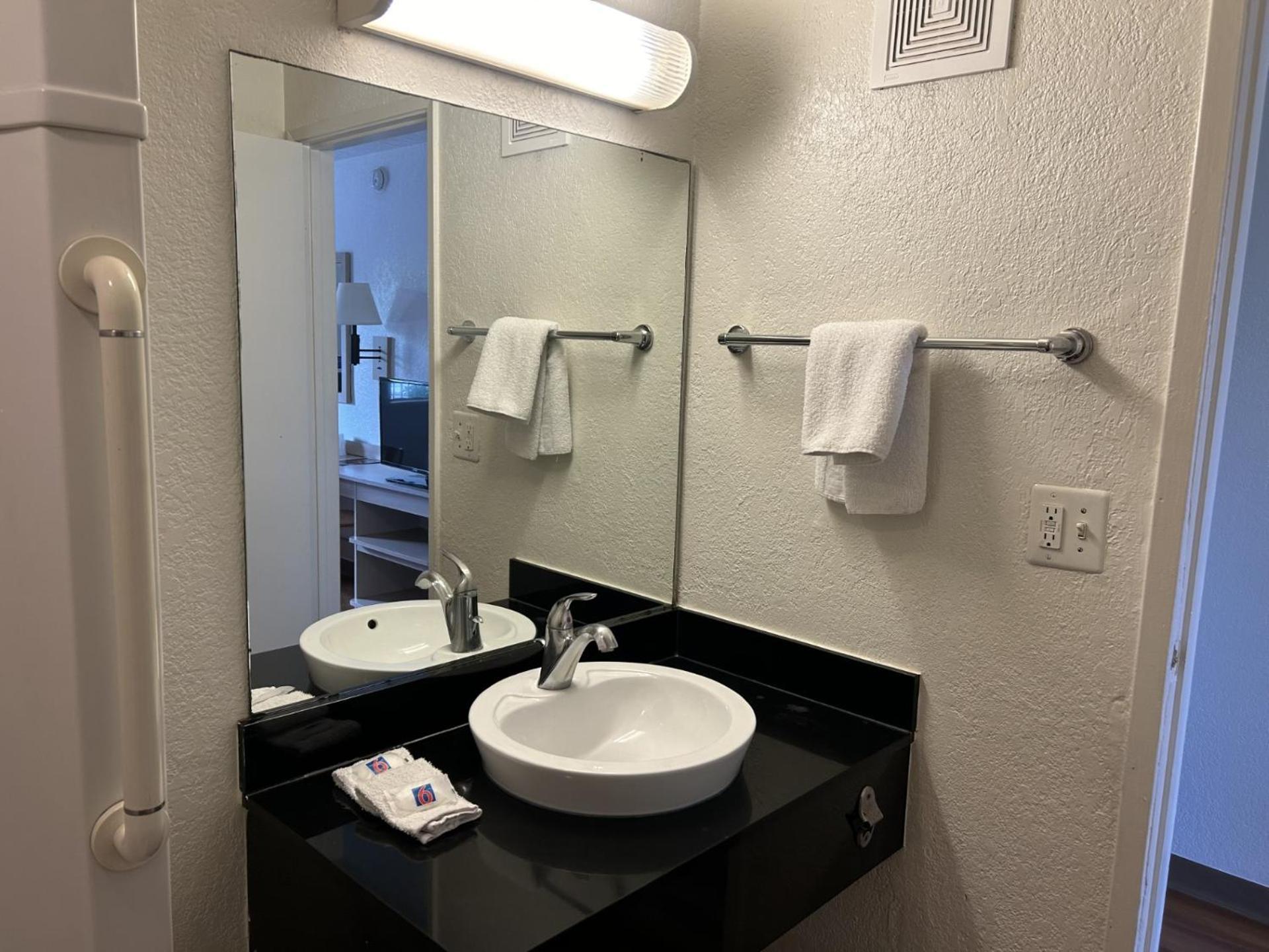 Motel 6-Stanton, CA- Anaheim West photo 39