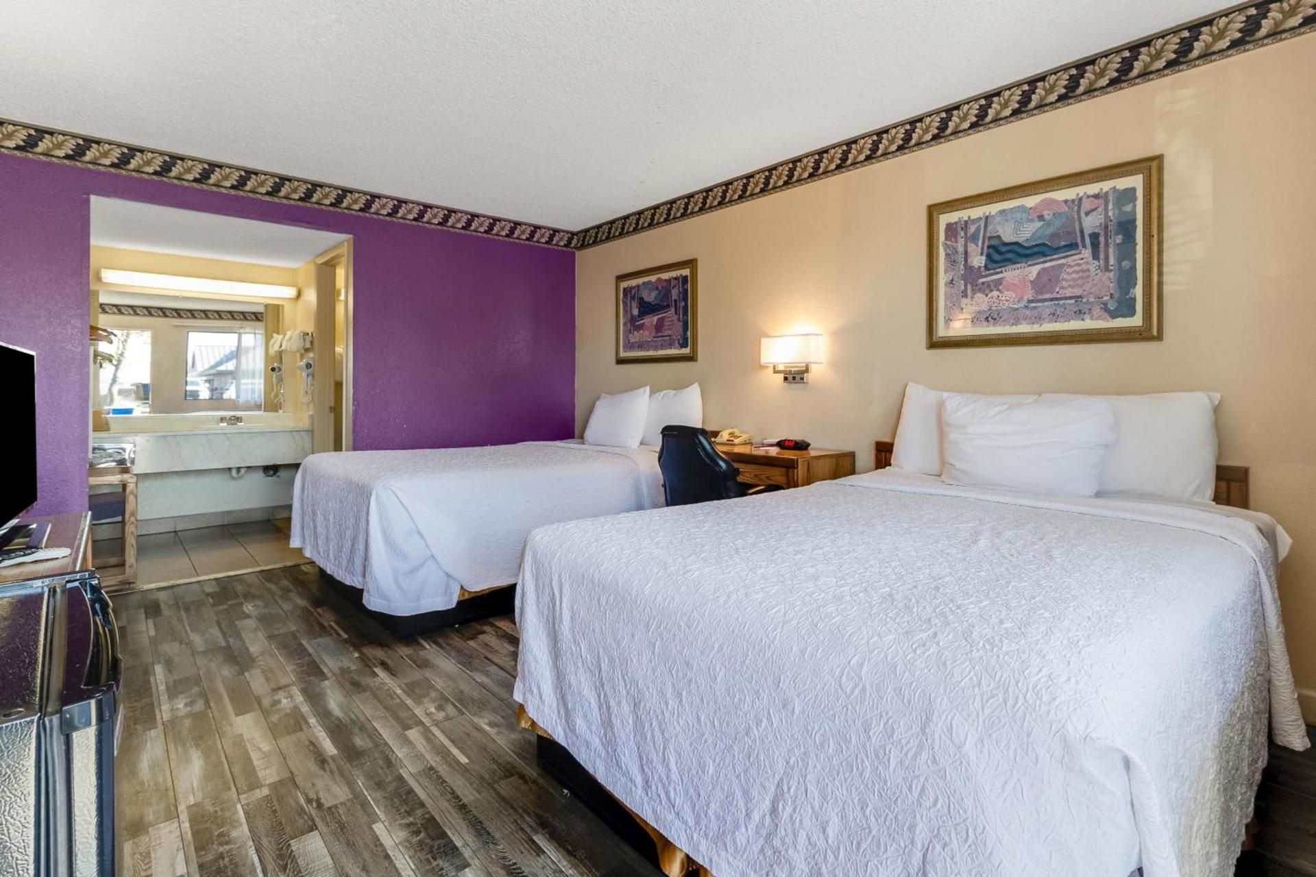 Knights Inn Madera photo 13