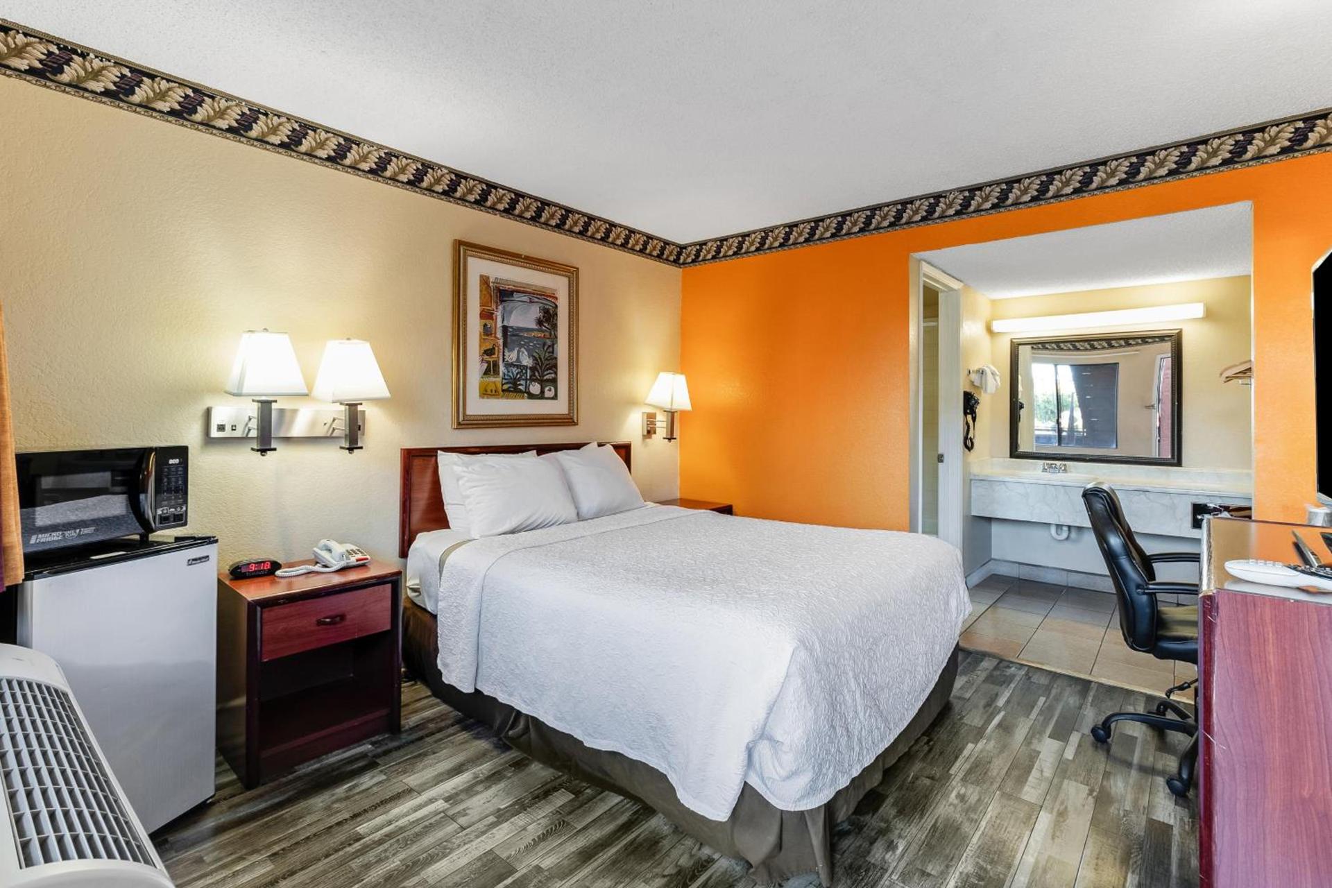 Knights Inn Madera photo 32