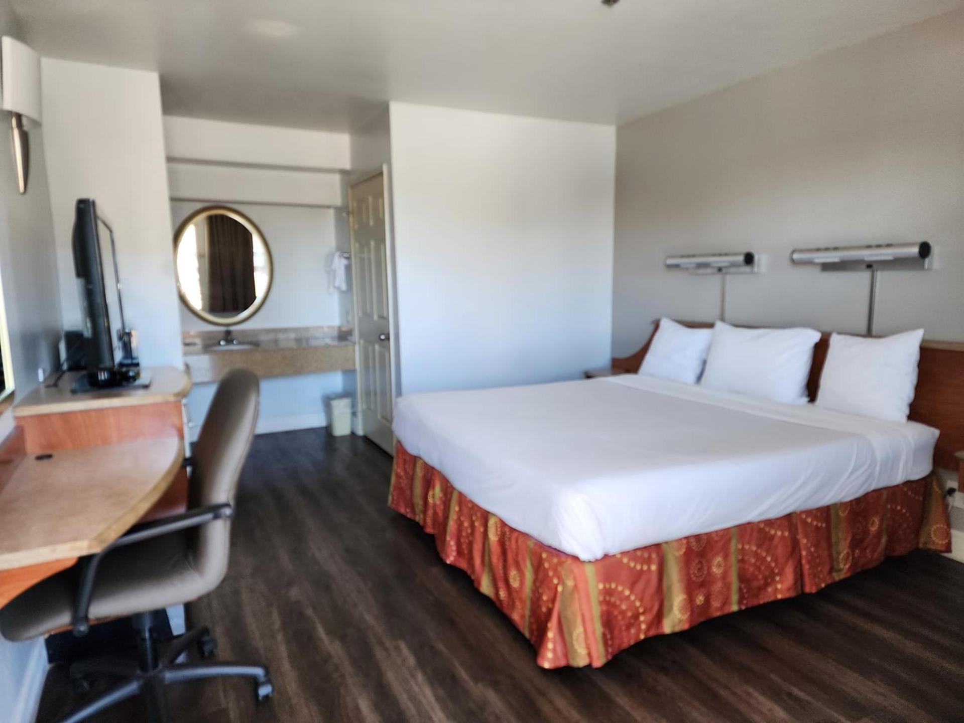Motel 6 Barstow, CA - Mojave Desert Stop - I-15 photo 16
