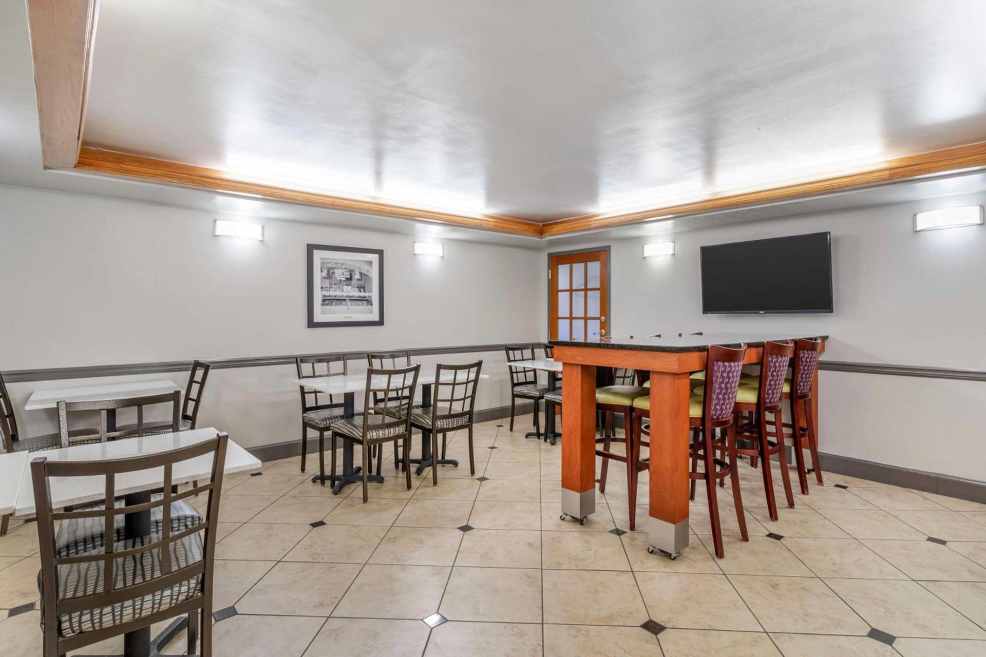 Best Western Plus Knoxville Cedar Bluff photo 7