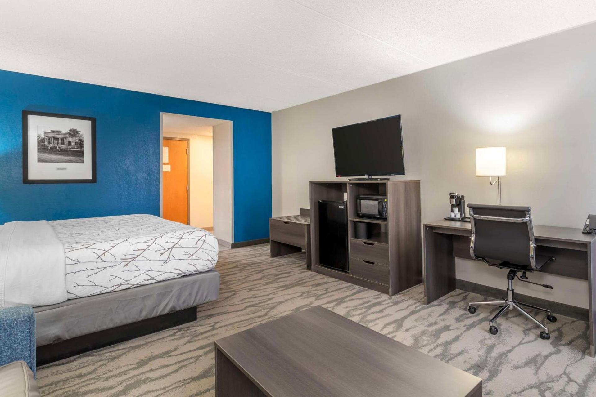 Best Western Plus Knoxville Cedar Bluff photo 11