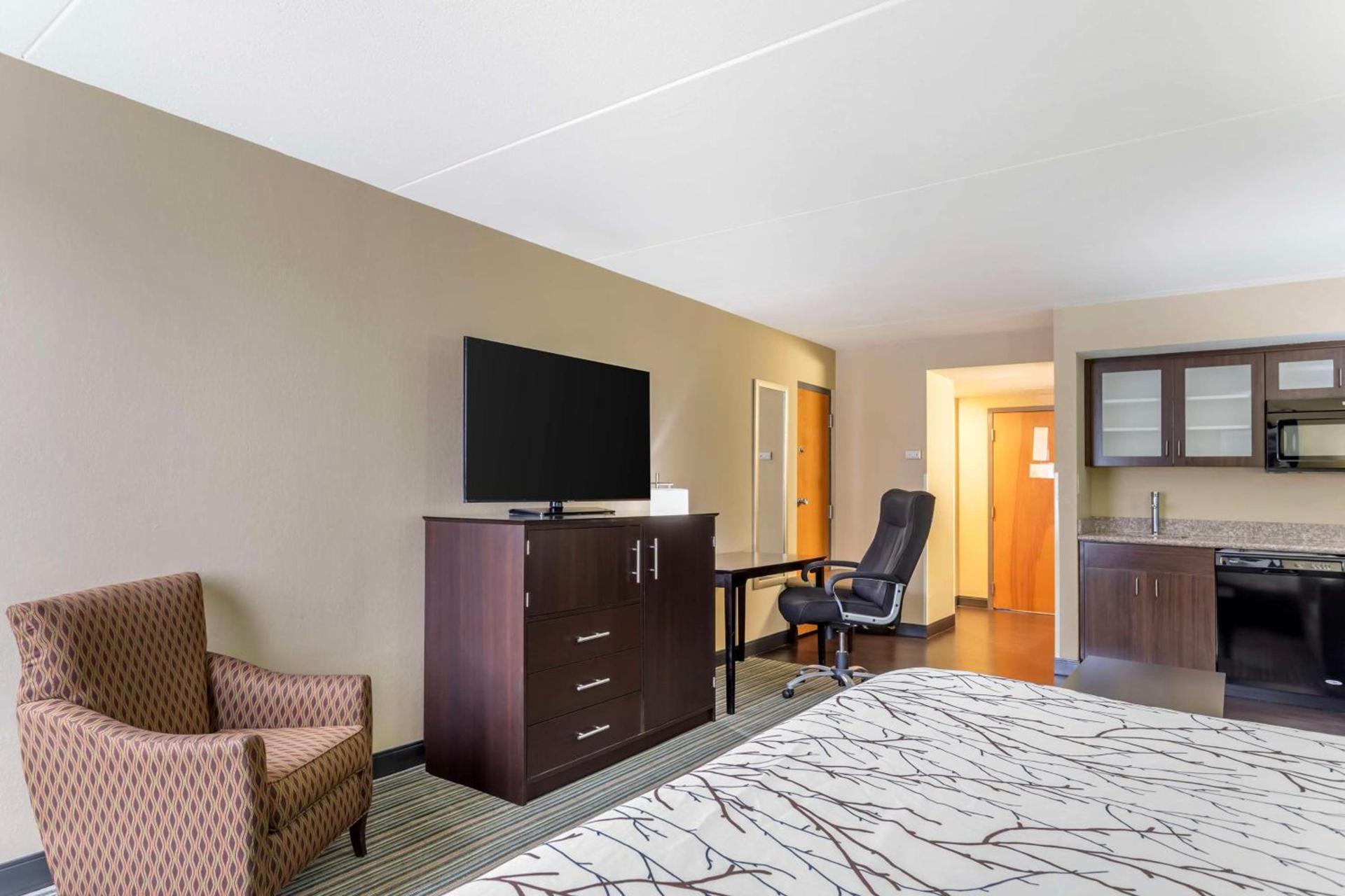 Best Western Plus Knoxville Cedar Bluff photo 15