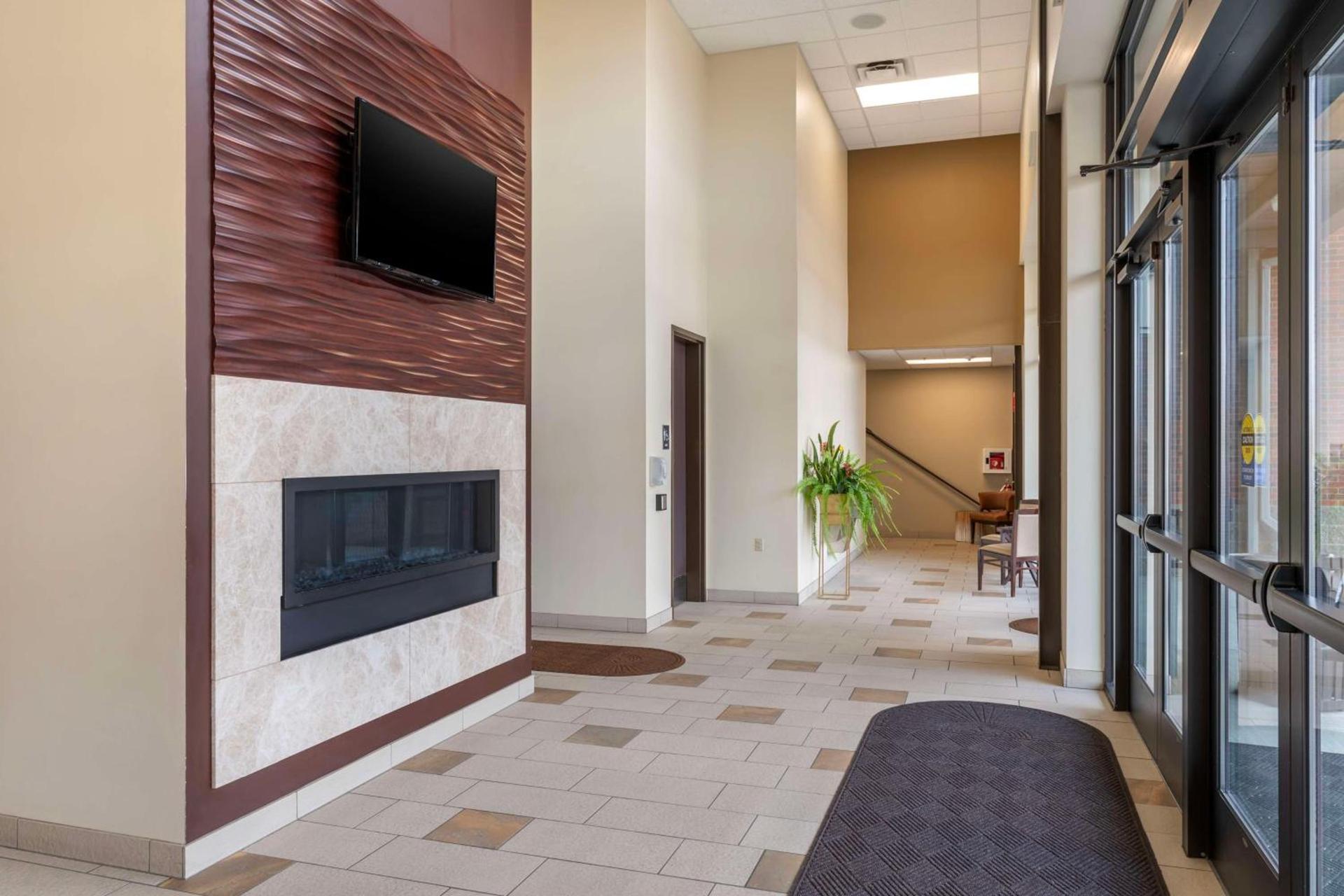 Best Western Premier Boulder Falls Inn photo 8