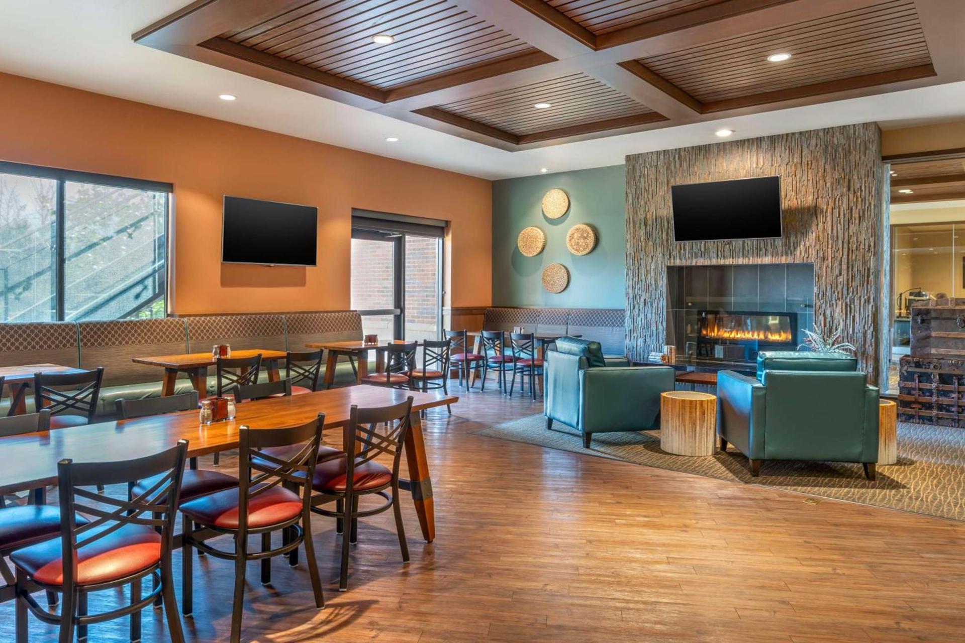 Best Western Premier Boulder Falls Inn photo 10