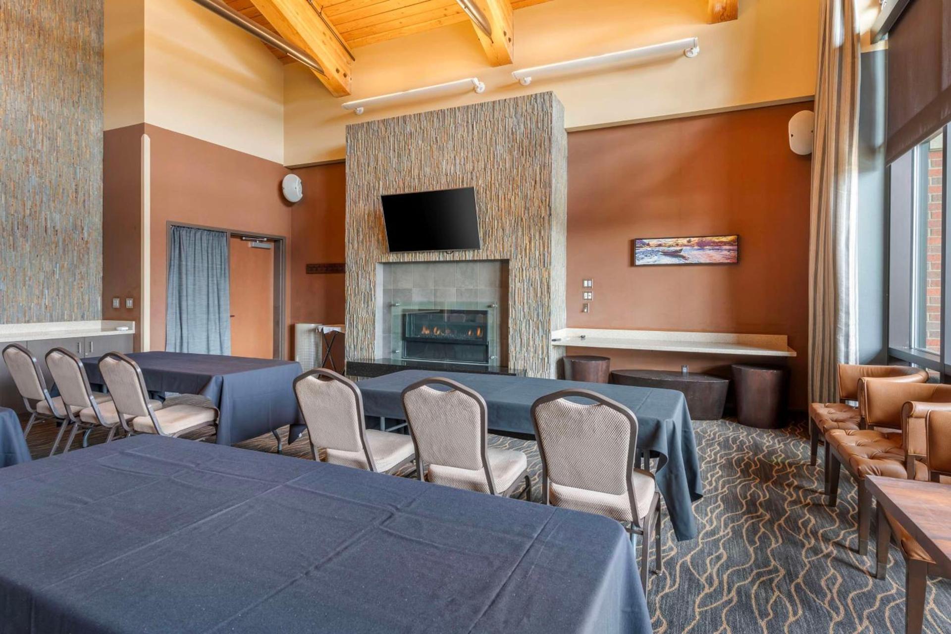 Best Western Premier Boulder Falls Inn photo 16