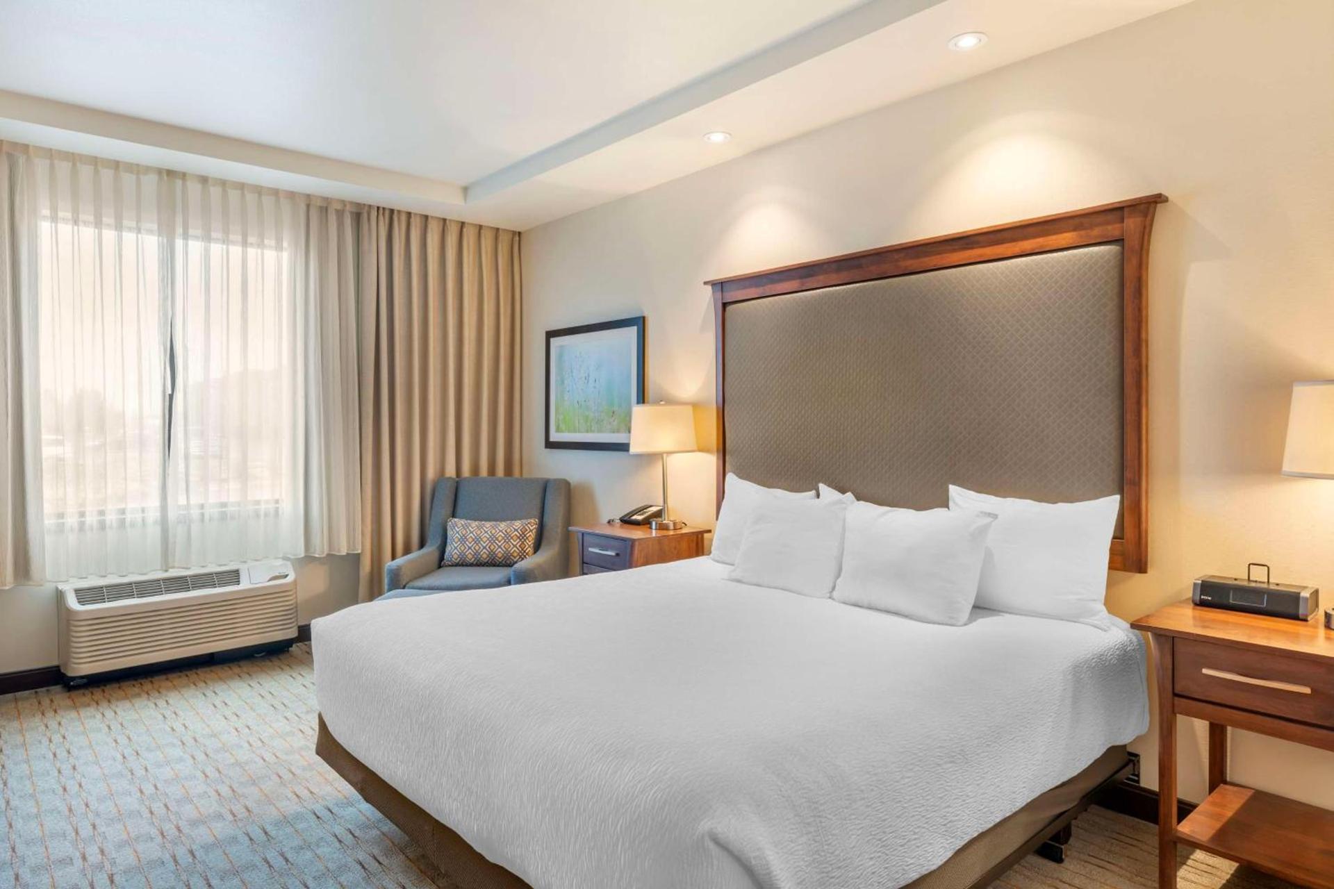 Best Western Premier Boulder Falls Inn photo 18