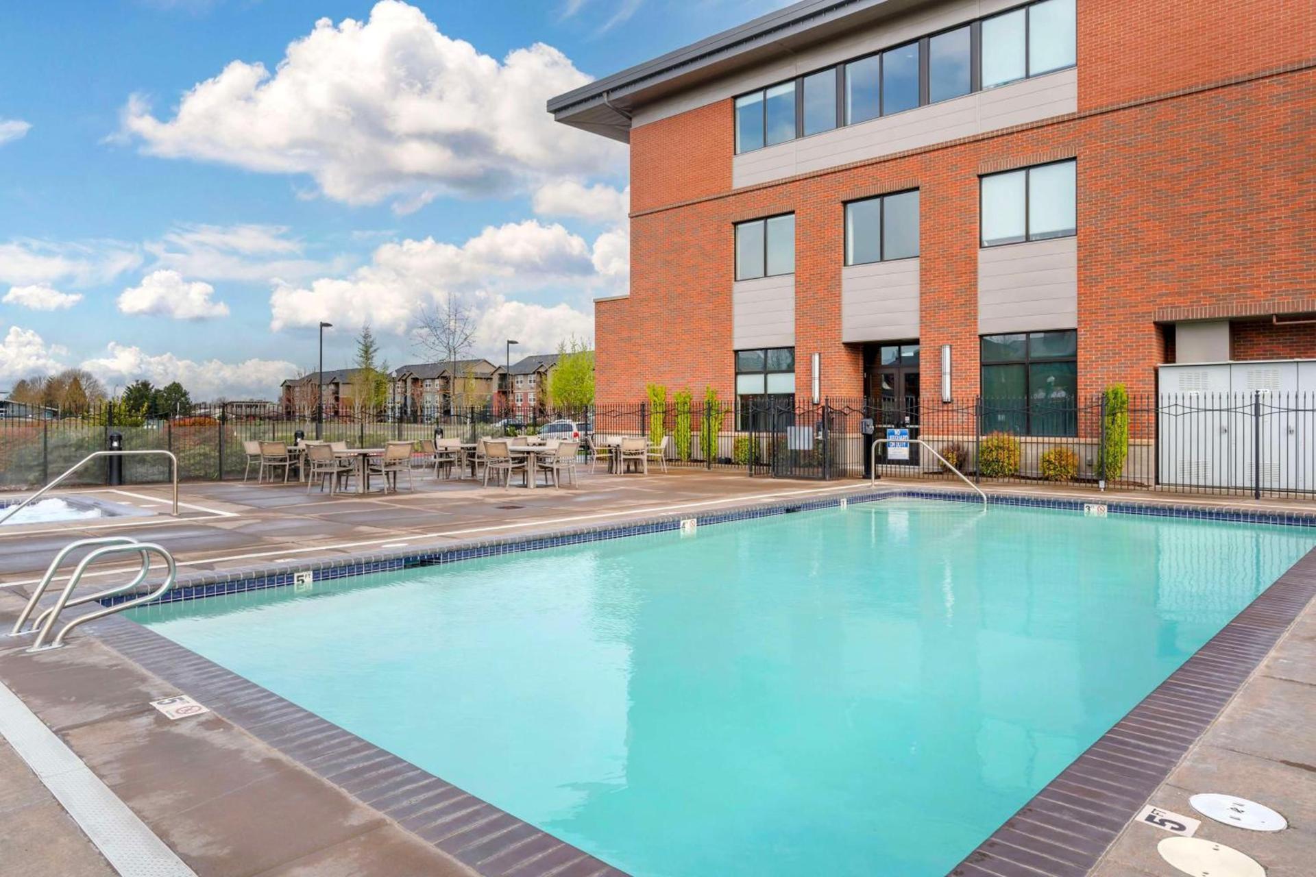 Best Western Premier Boulder Falls Inn photo 23