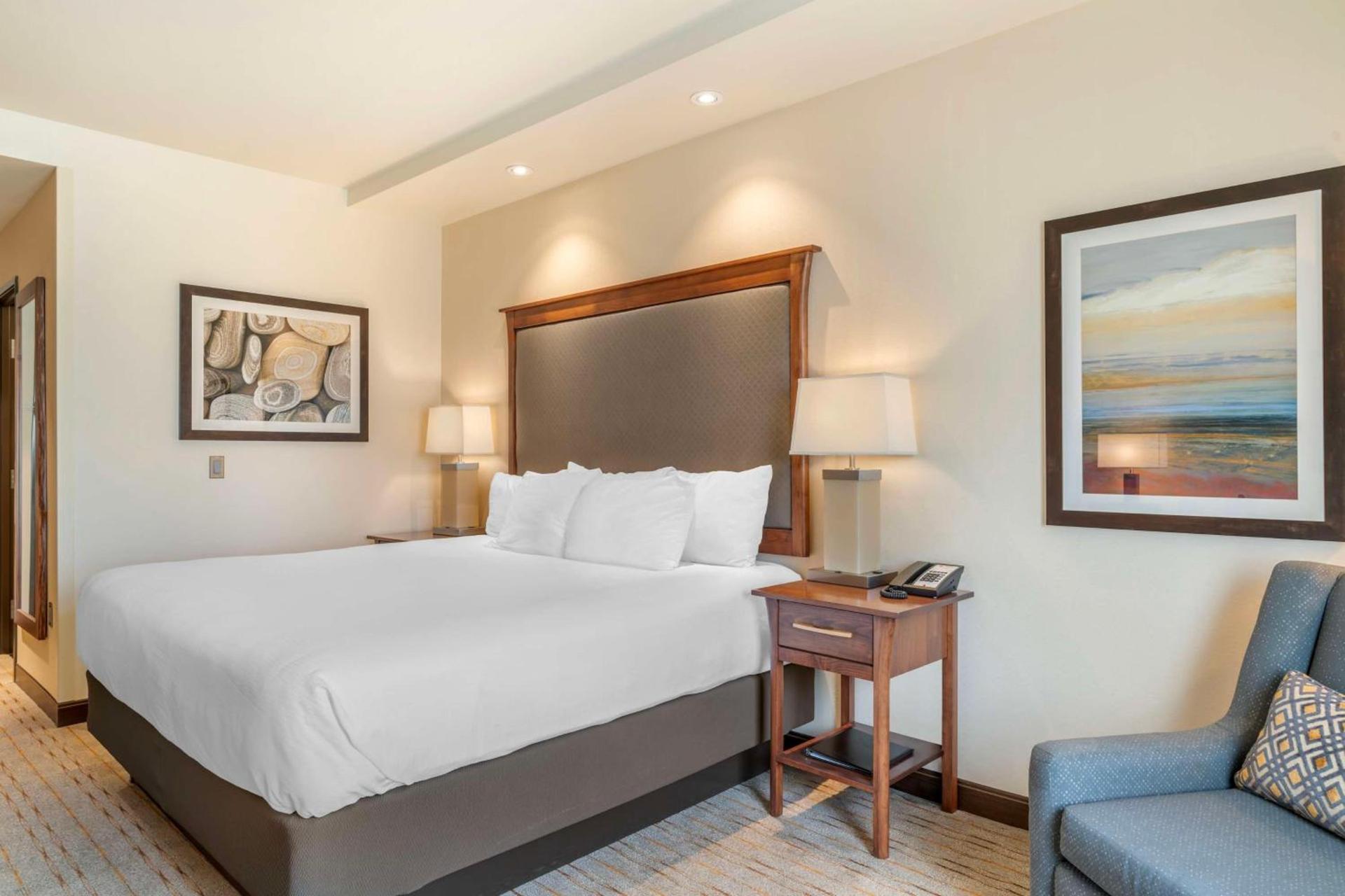 Best Western Premier Boulder Falls Inn photo 24