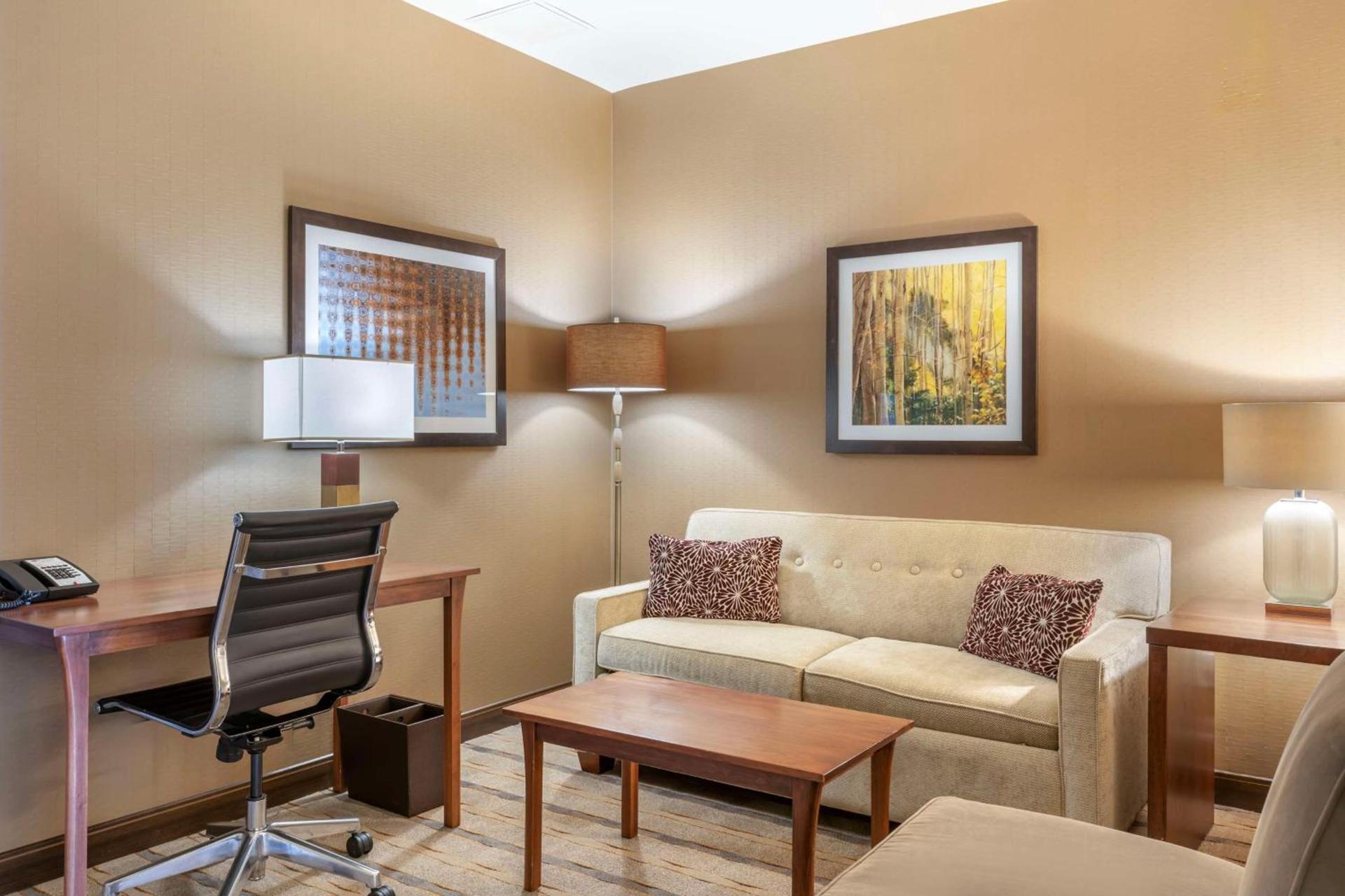 Best Western Premier Boulder Falls Inn photo 30