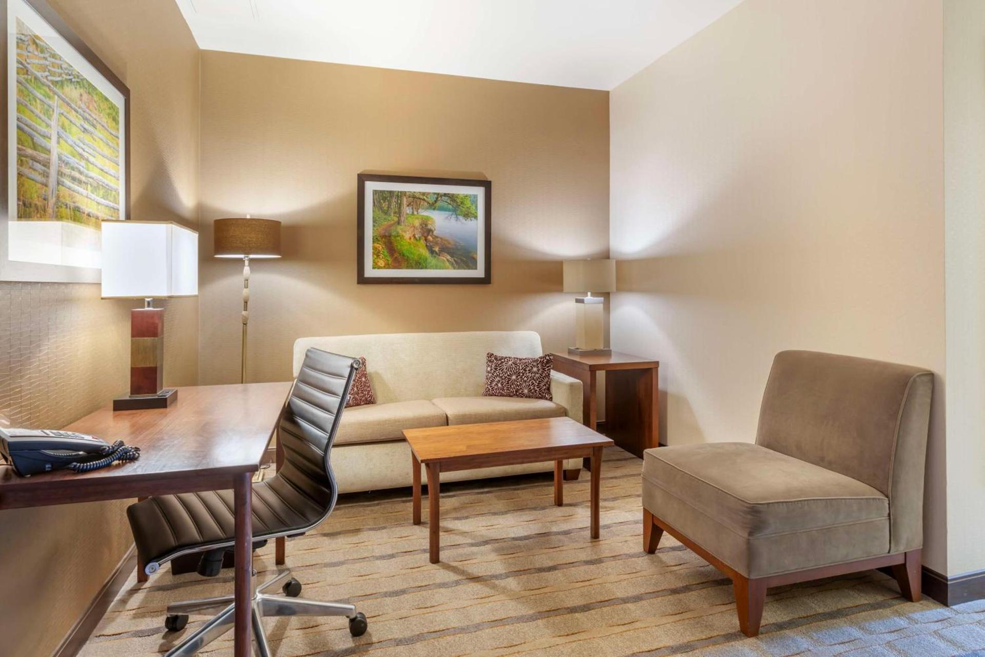 Best Western Premier Boulder Falls Inn photo 34