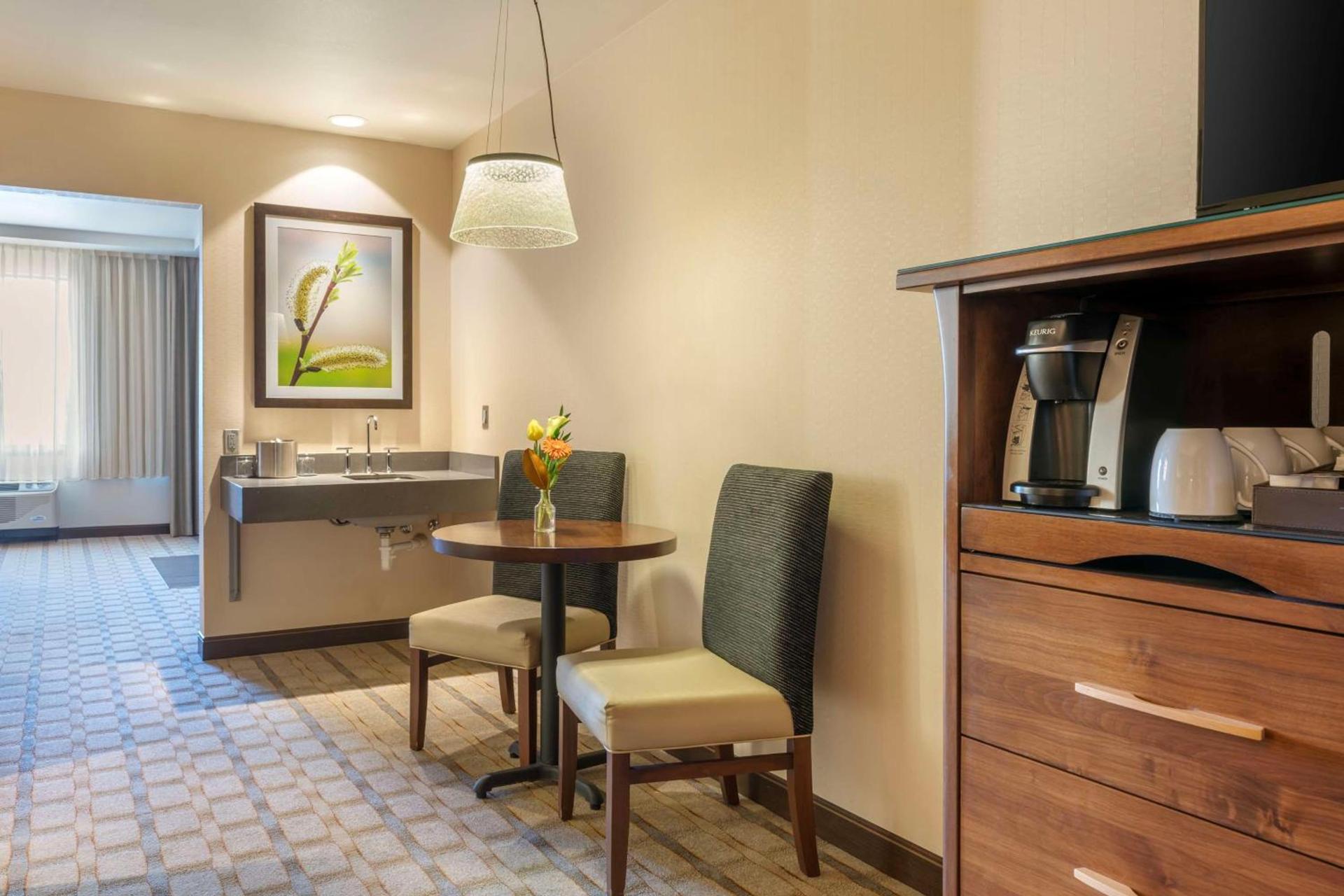 Best Western Premier Boulder Falls Inn photo 35