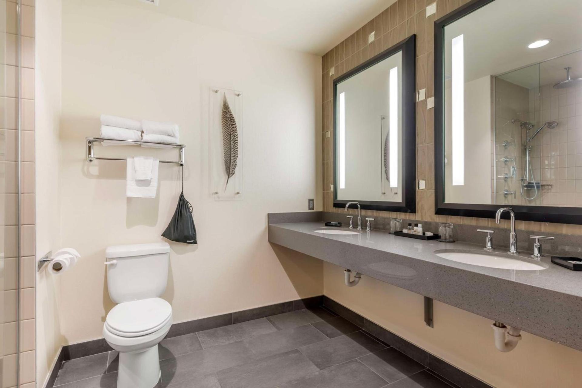 Best Western Premier Boulder Falls Inn photo 37